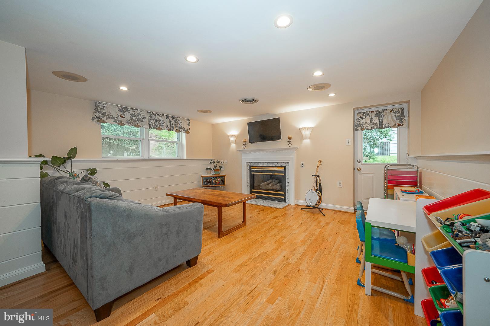 637 Green Briar Rd