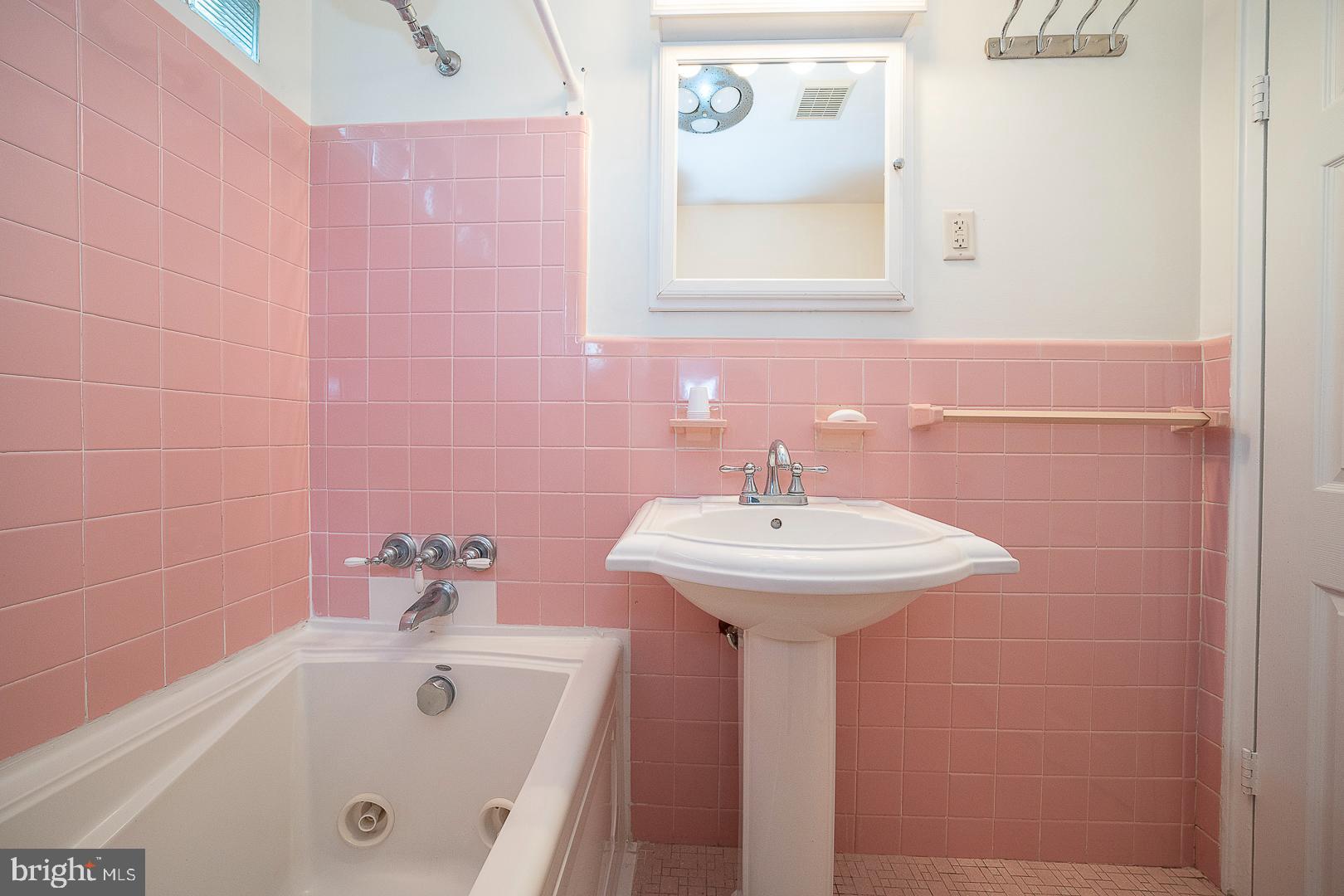 637 Green Briar Rd