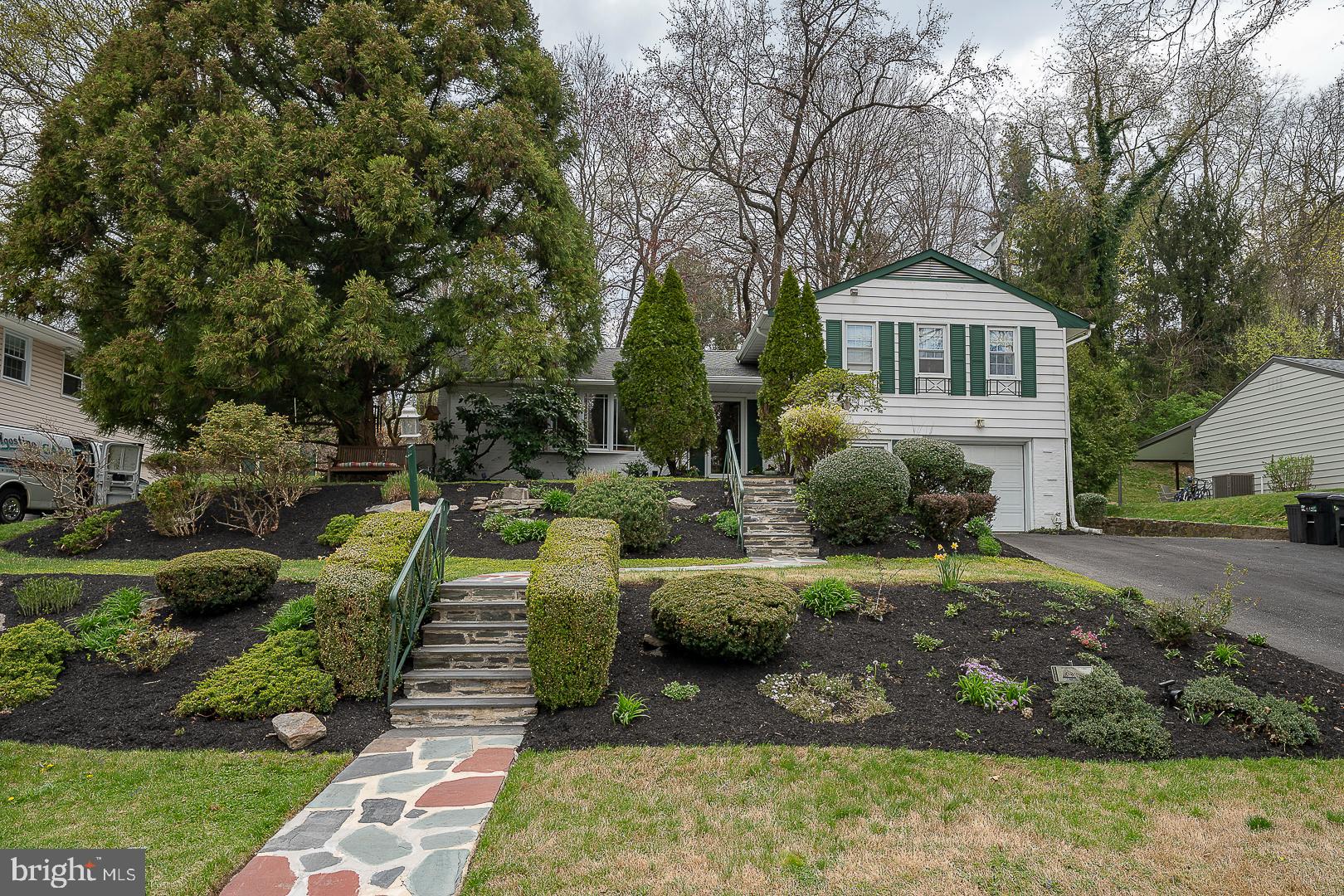 637 Green Briar Rd