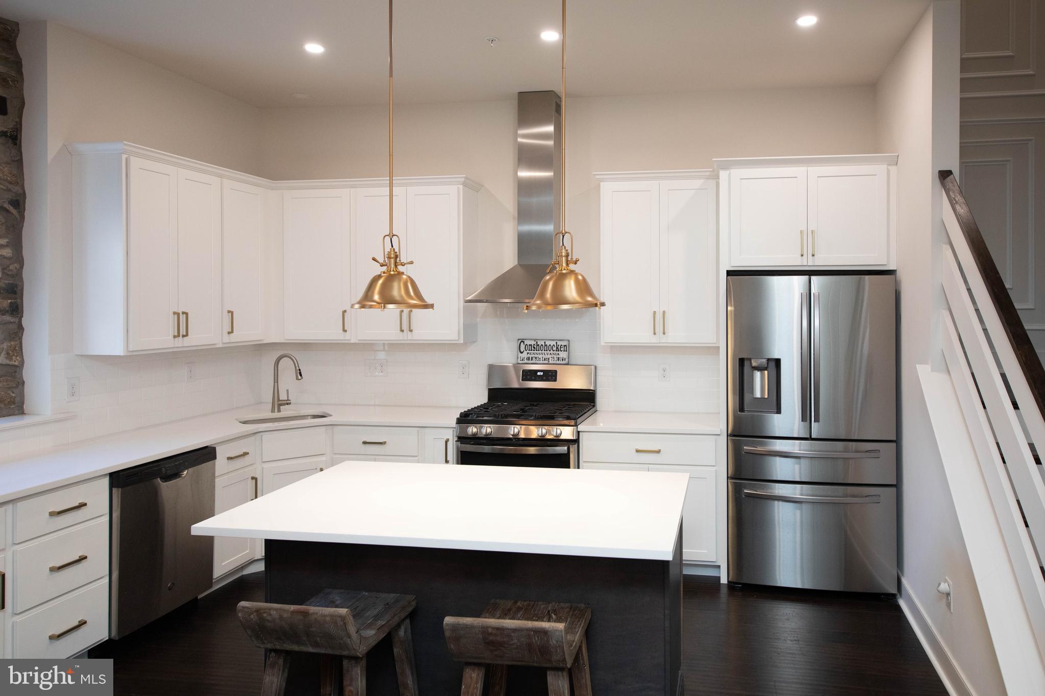 304 E Hector St #2