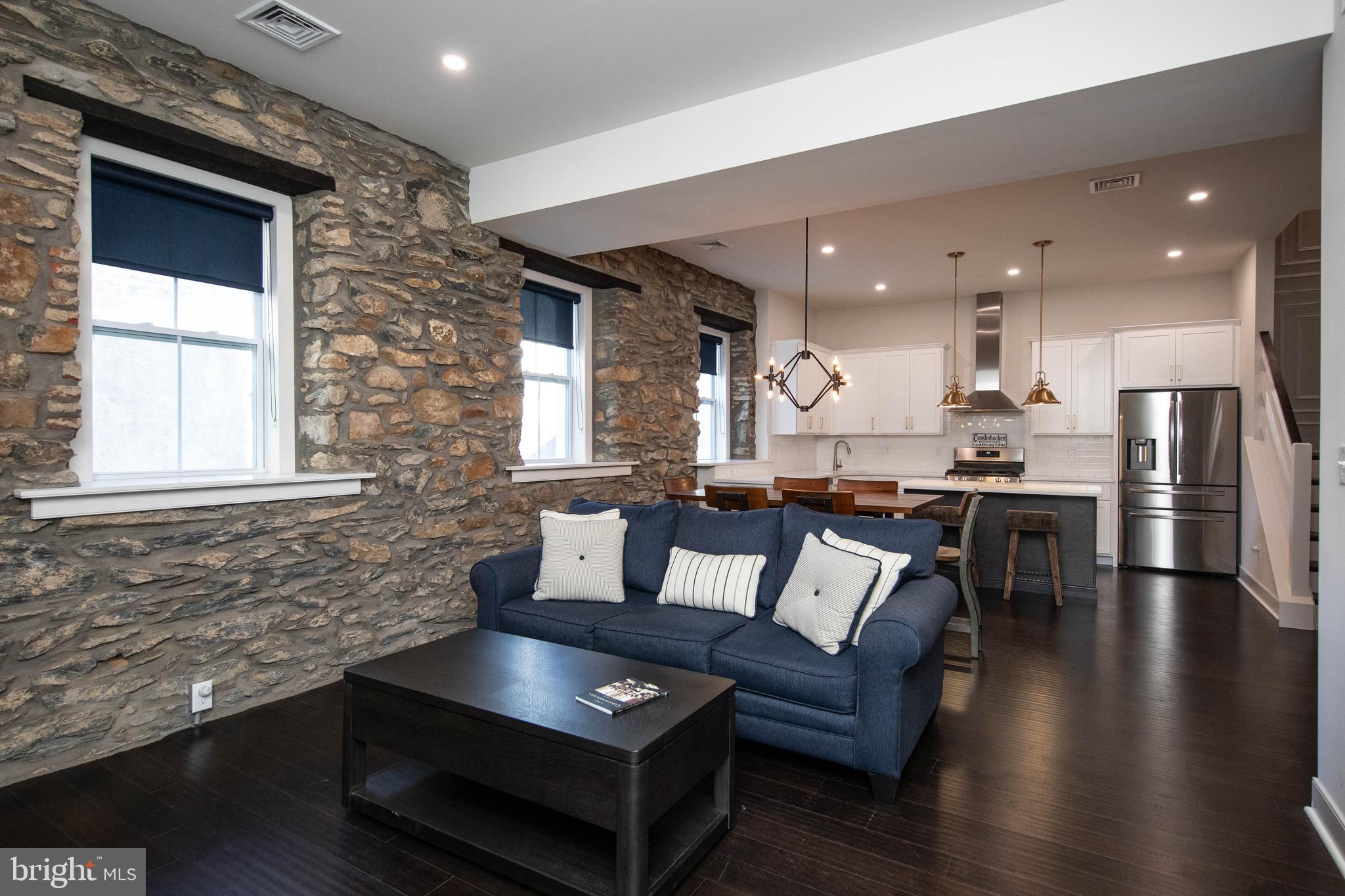 304 E Hector St #2
