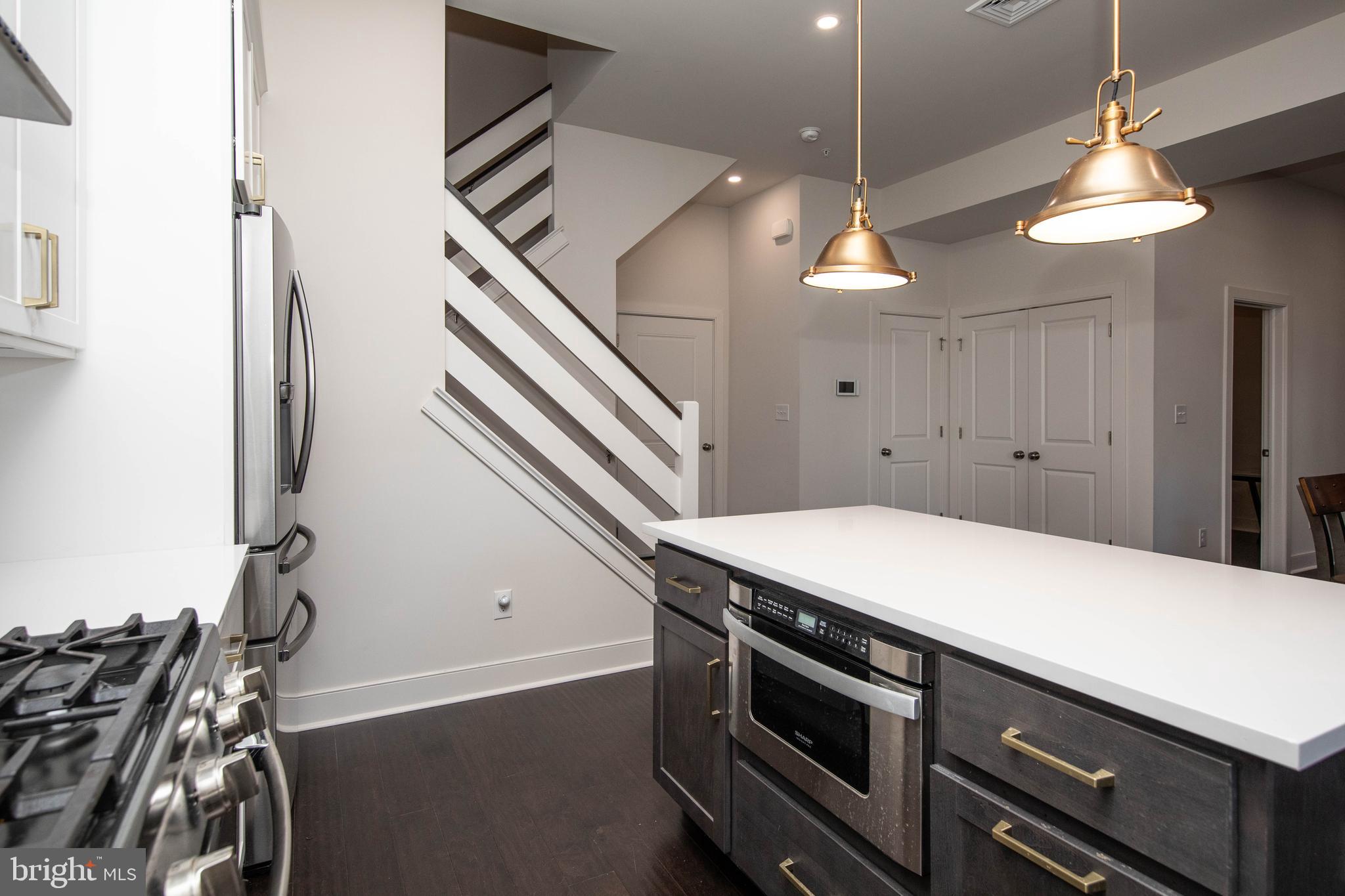 304 E Hector St #2