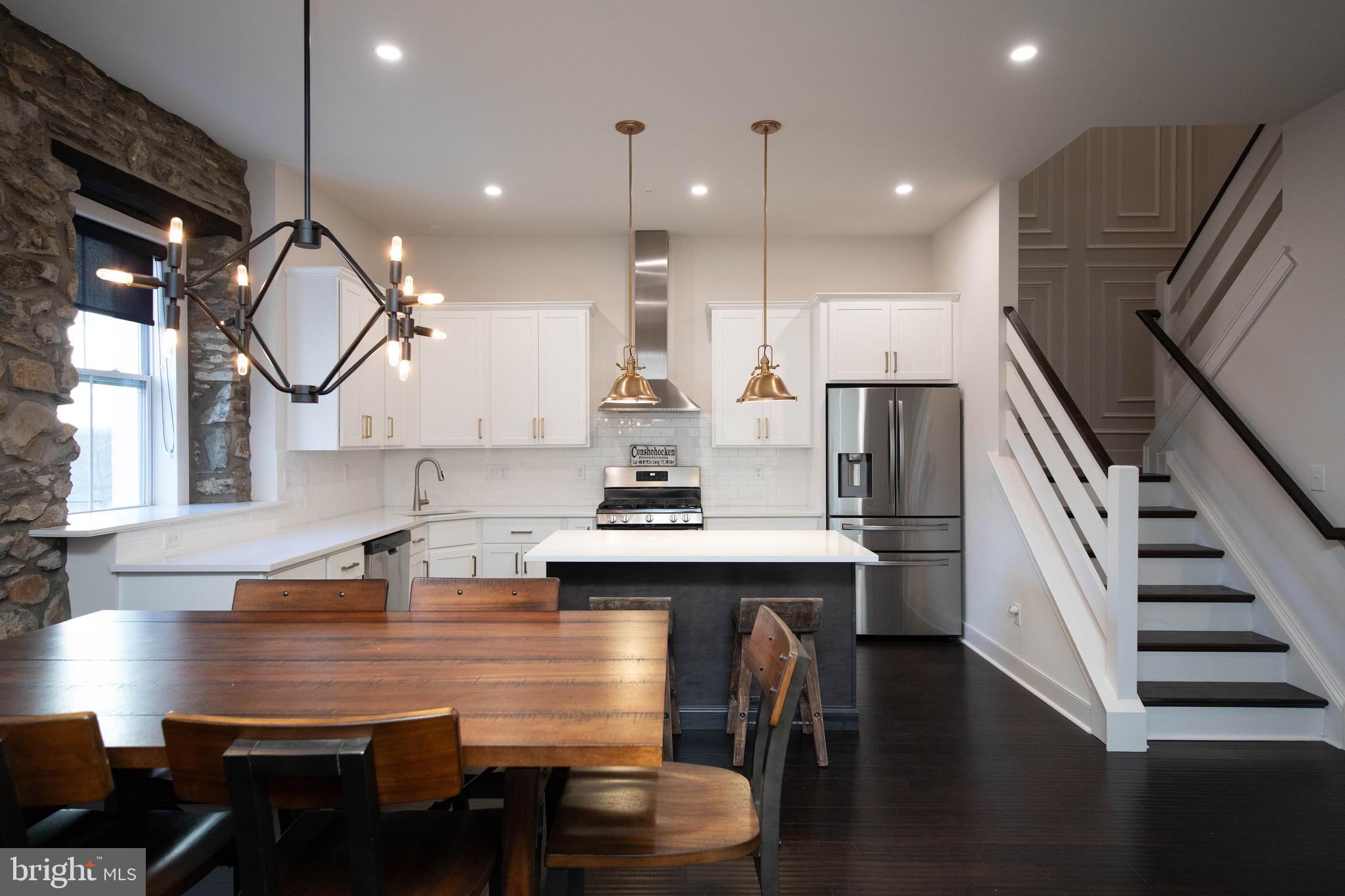 304 E Hector St #2