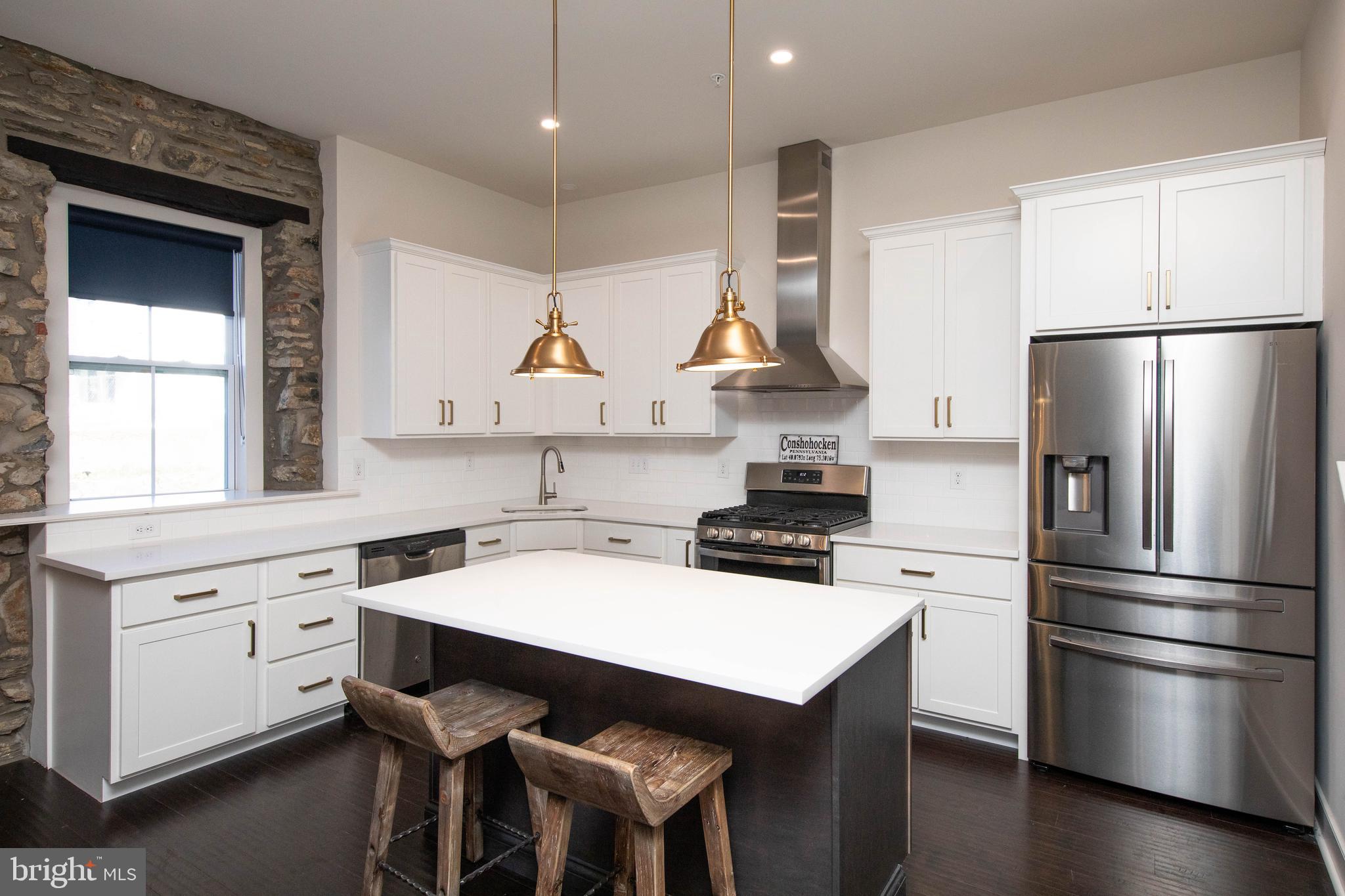 304 E Hector St #2