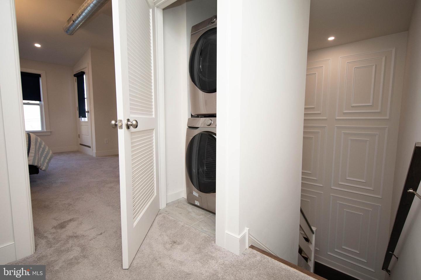 304 E Hector St #2