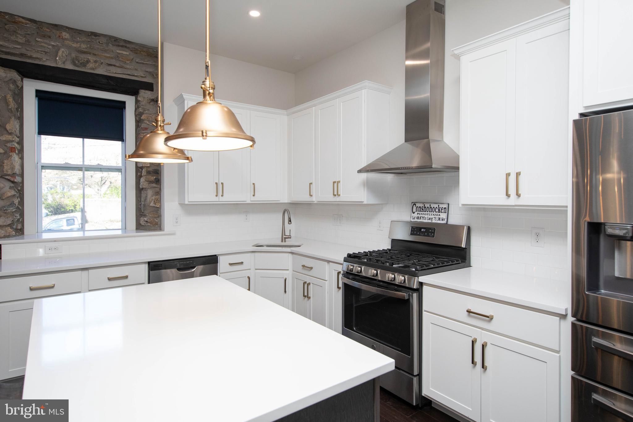 304 E Hector St #2
