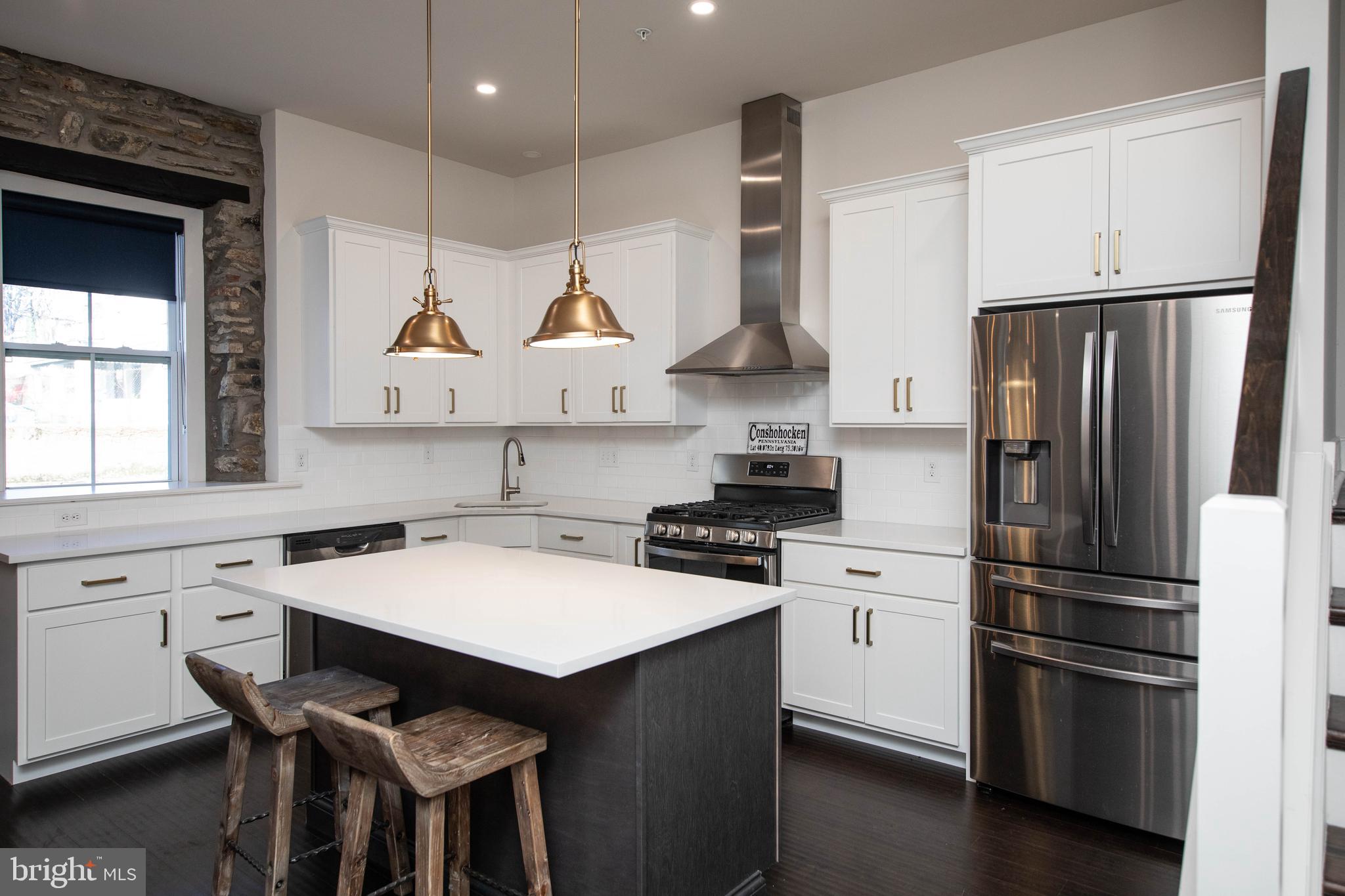 304 E Hector St #2