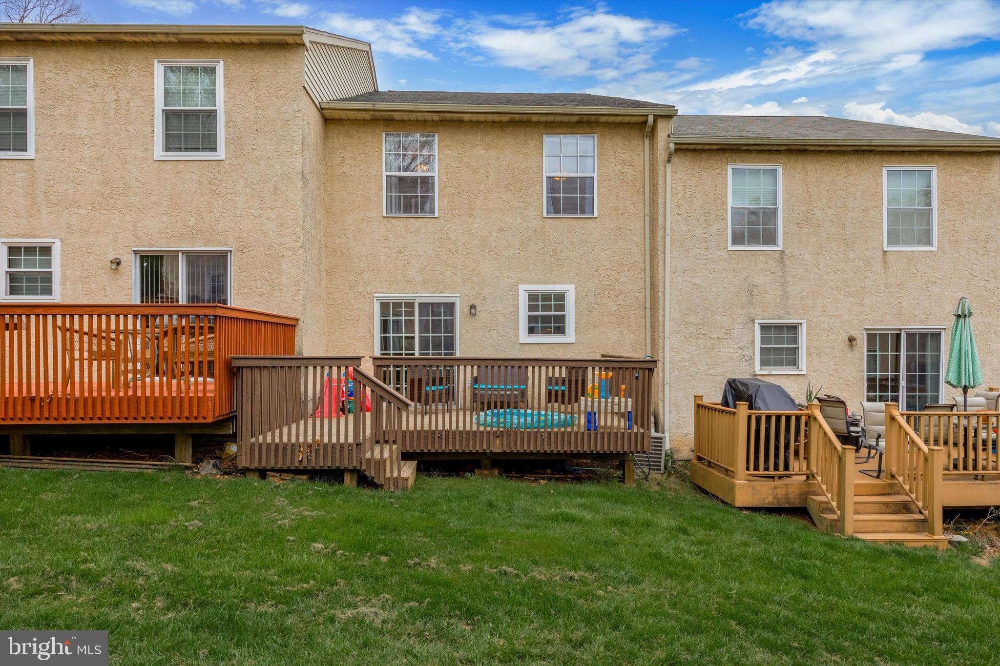 618 Coates Ln