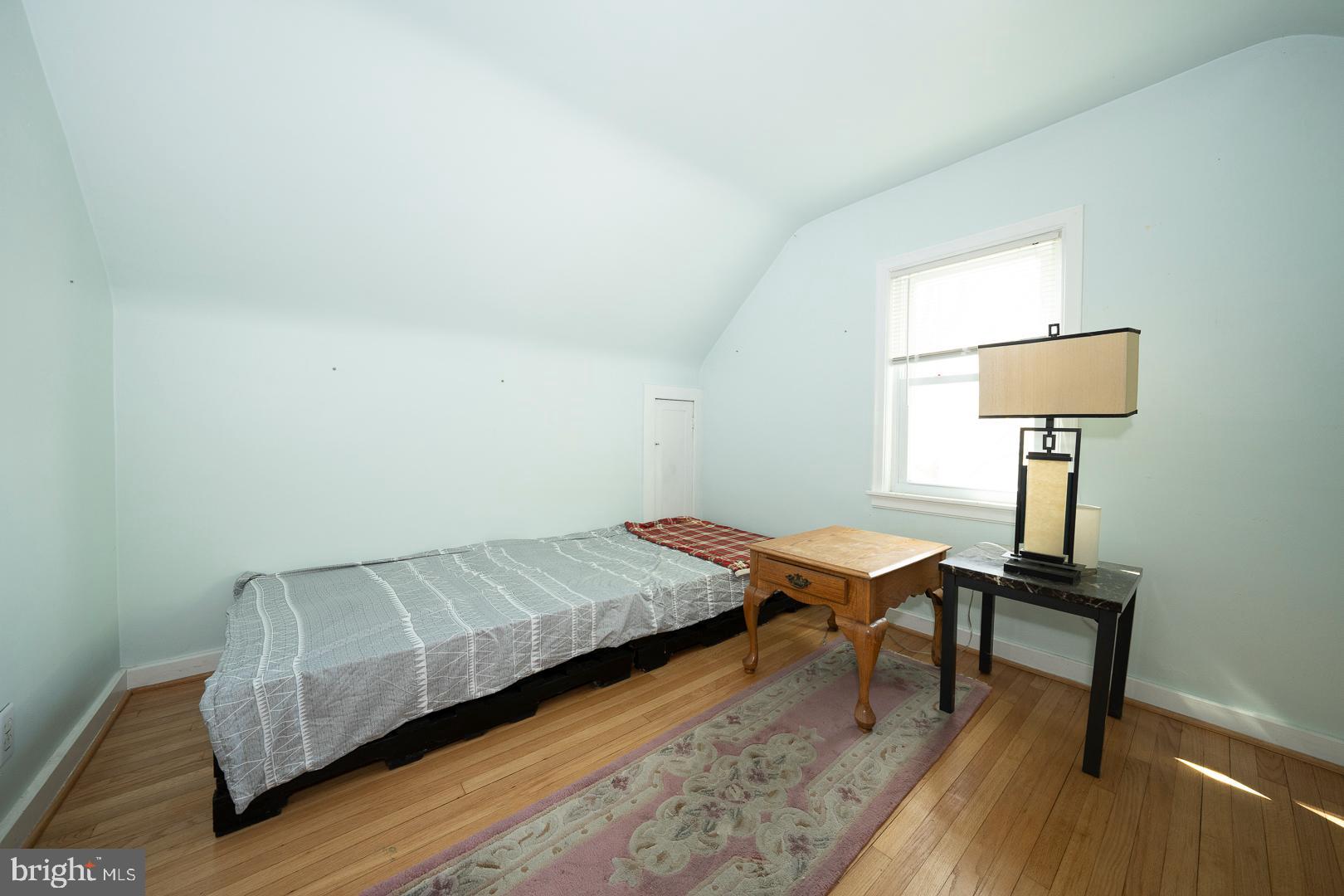 10 Price St