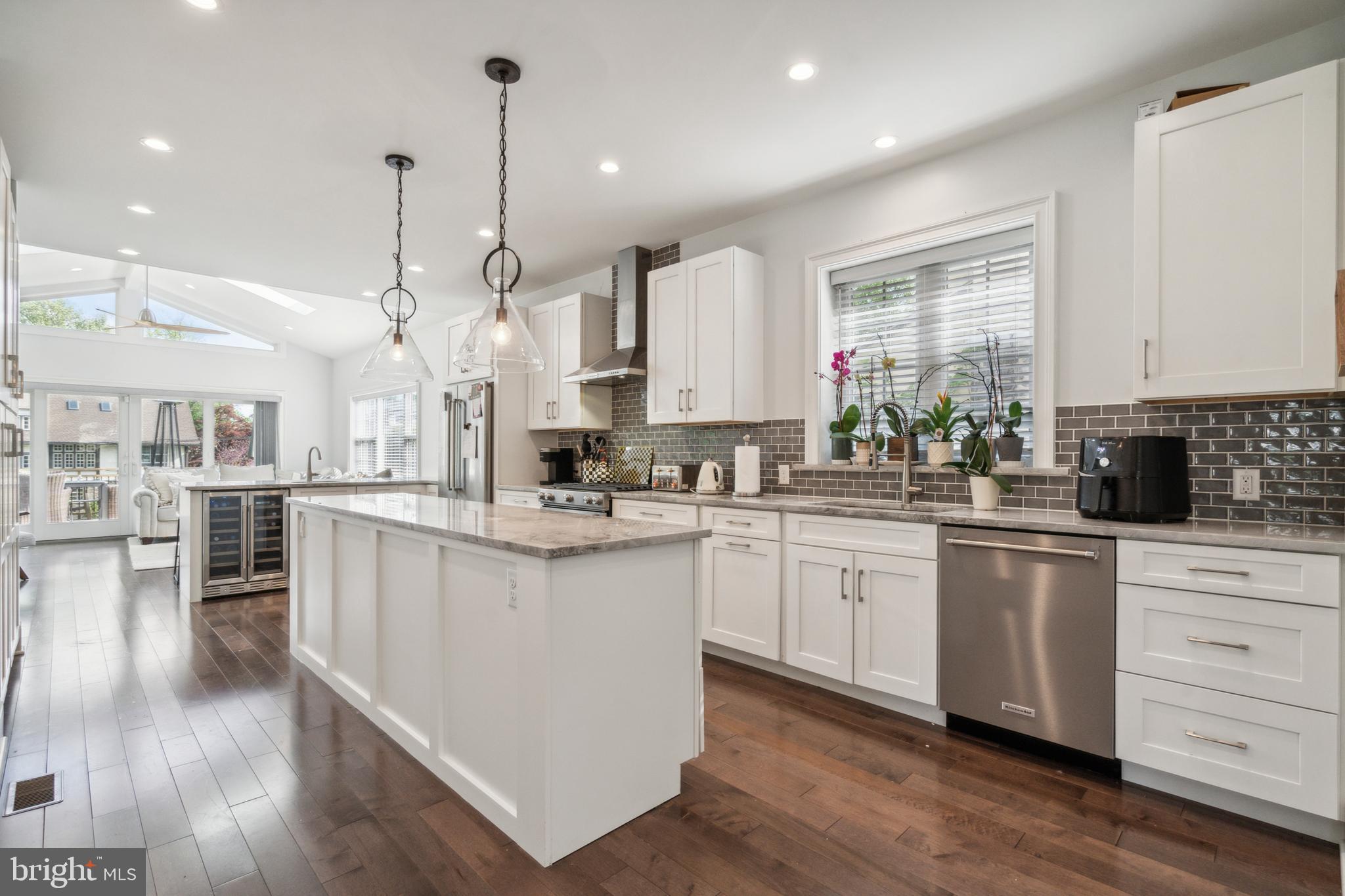 720 S Highland Ave