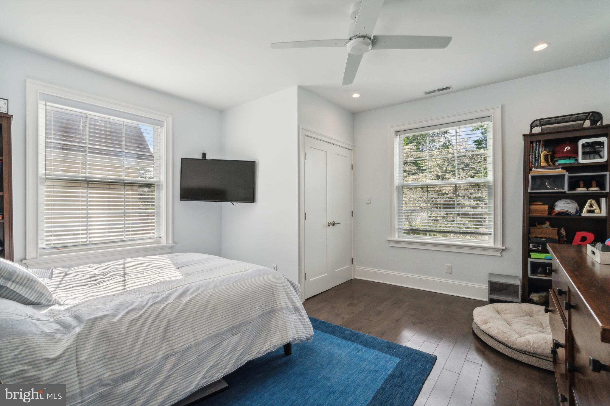 720 S Highland Ave