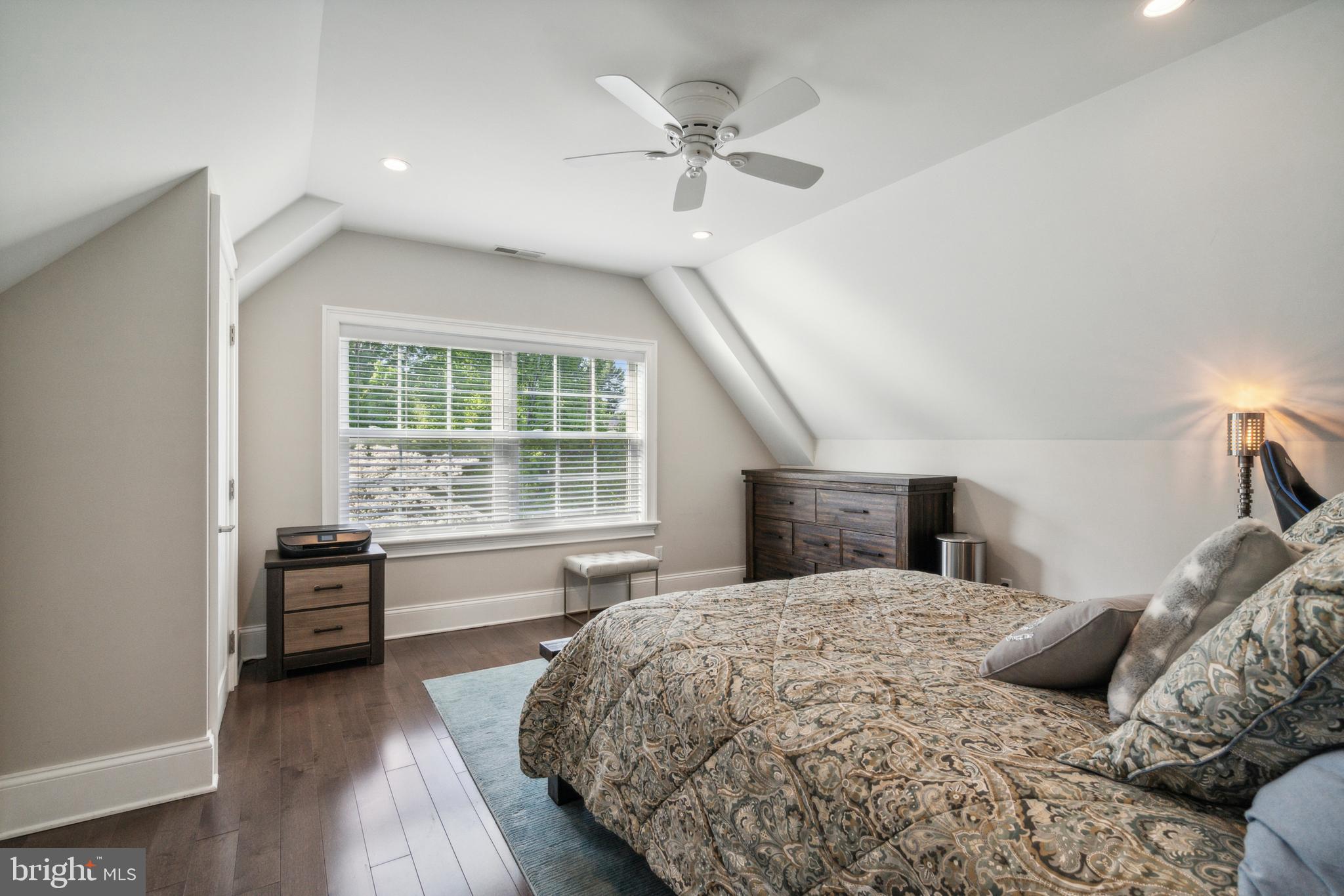 720 S Highland Ave