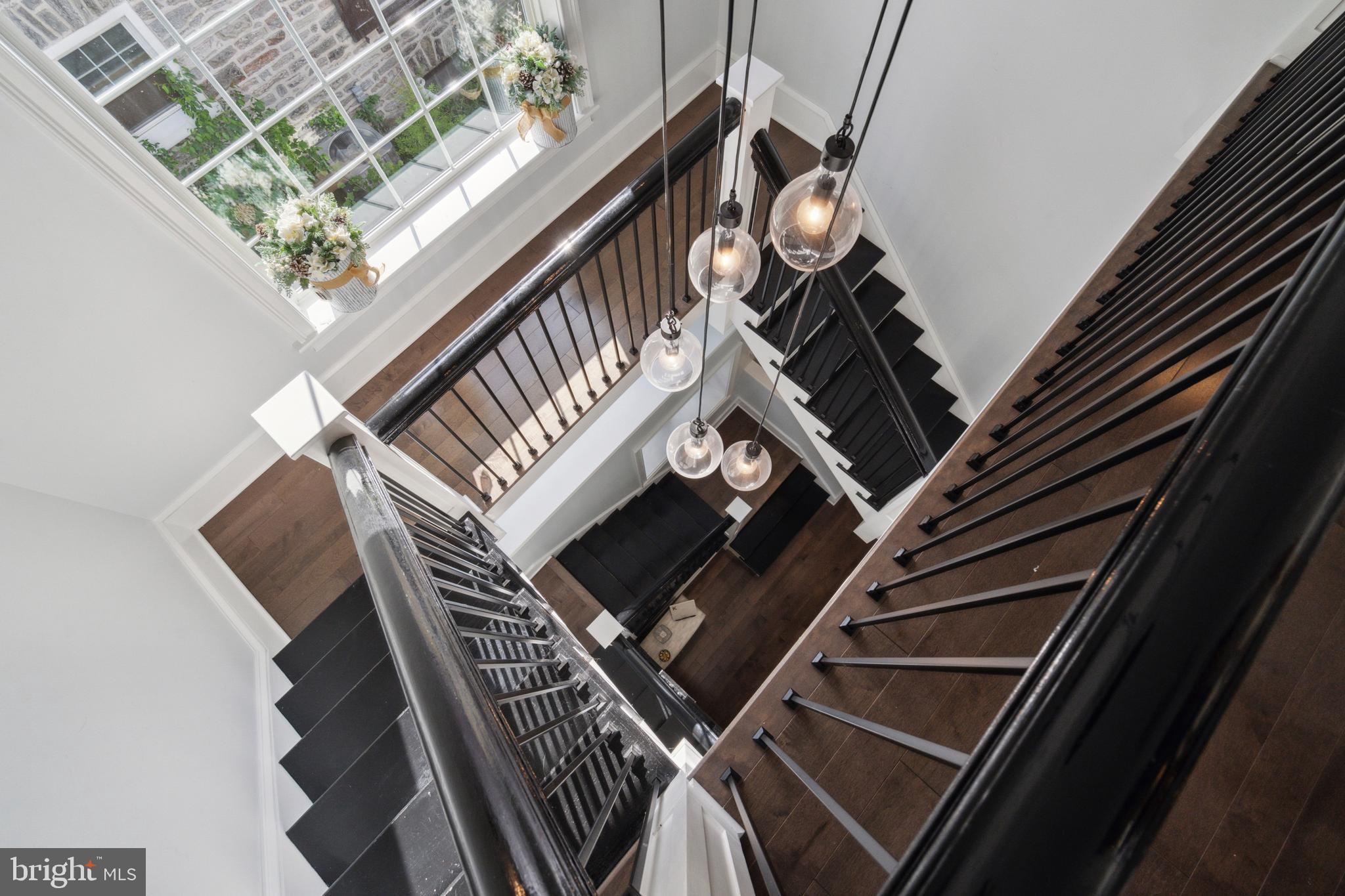 720 S Highland Ave