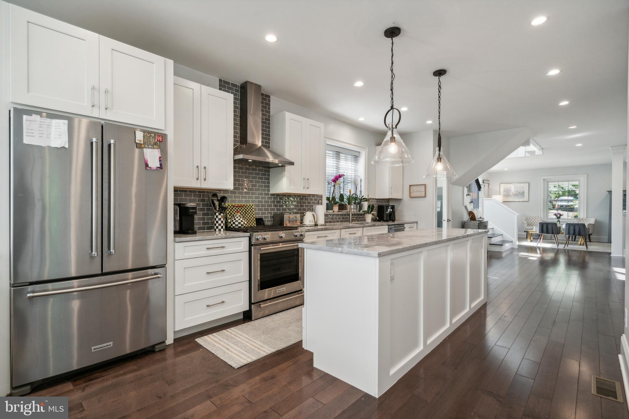 720 S Highland Ave