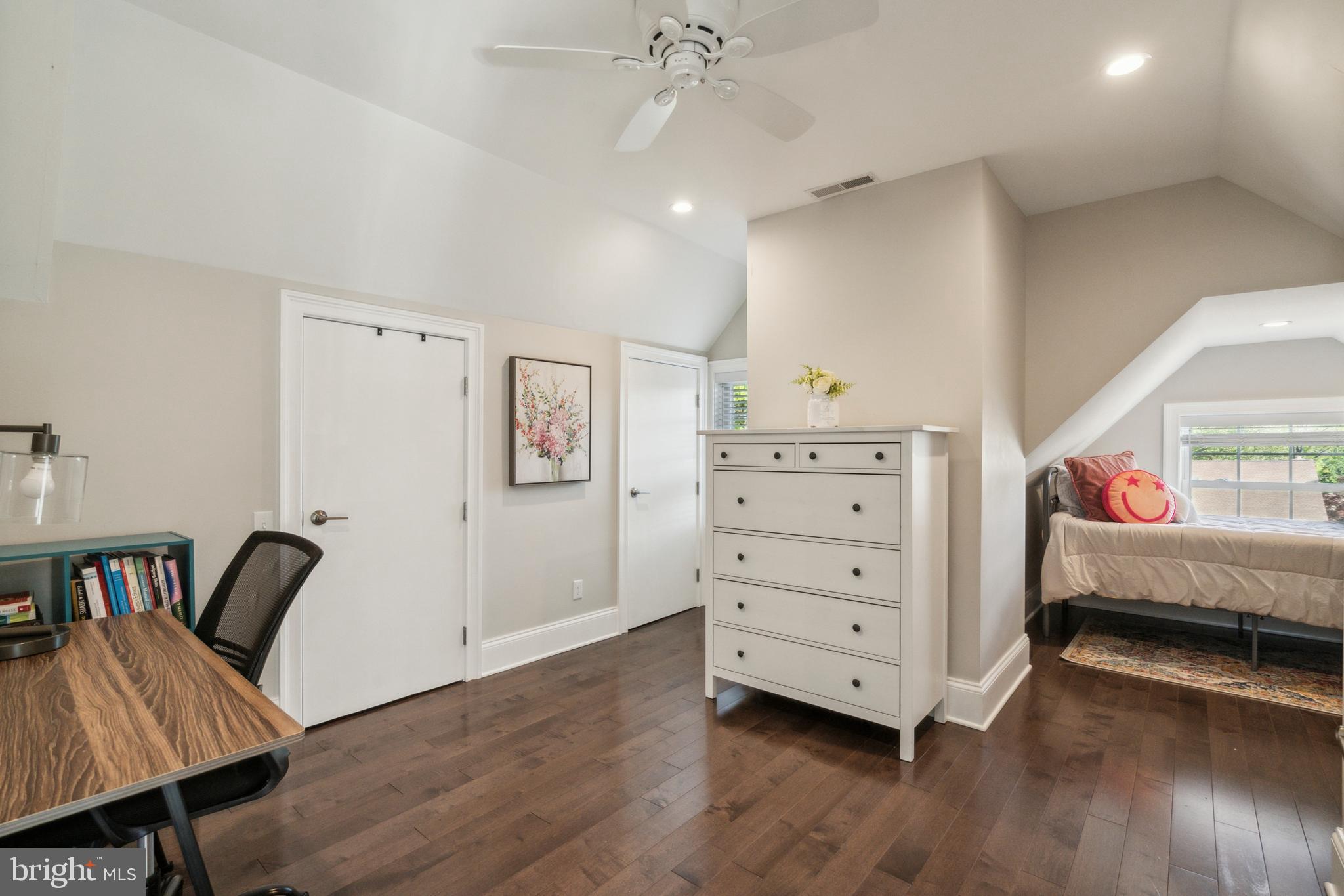 720 S Highland Ave
