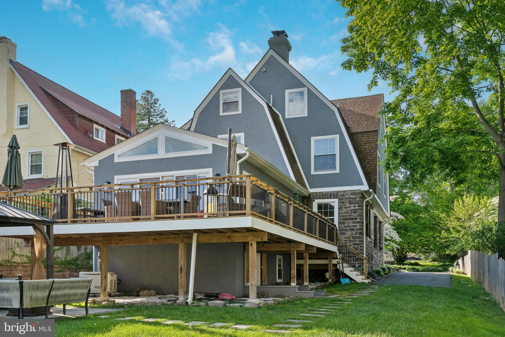 720 S Highland Ave