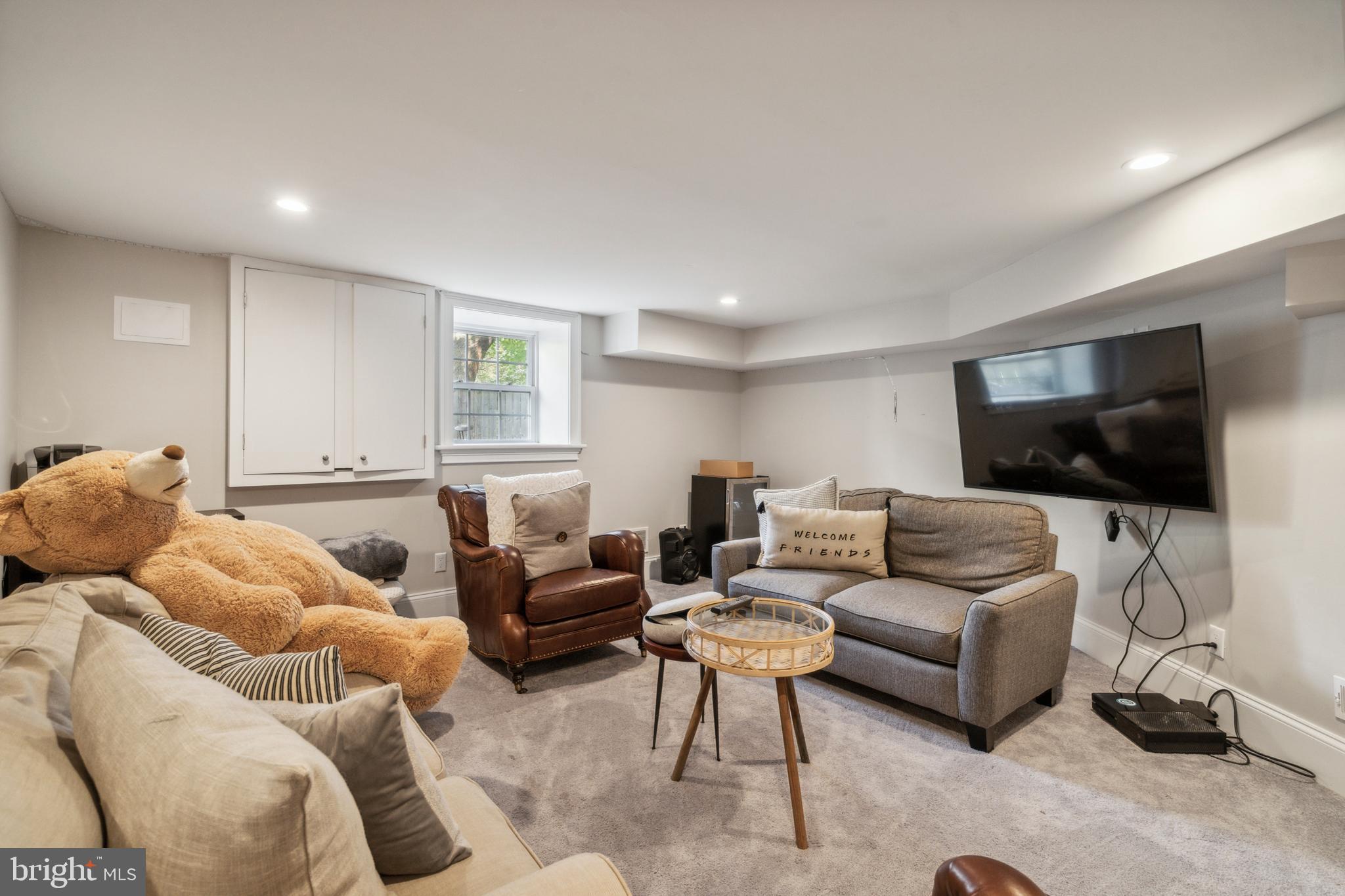 720 S Highland Ave