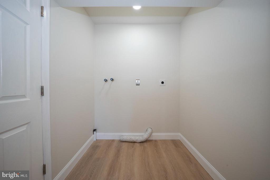2129 Barnwood Cir