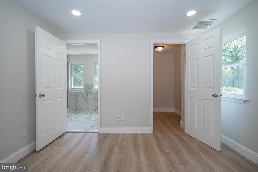 2129 Barnwood Cir