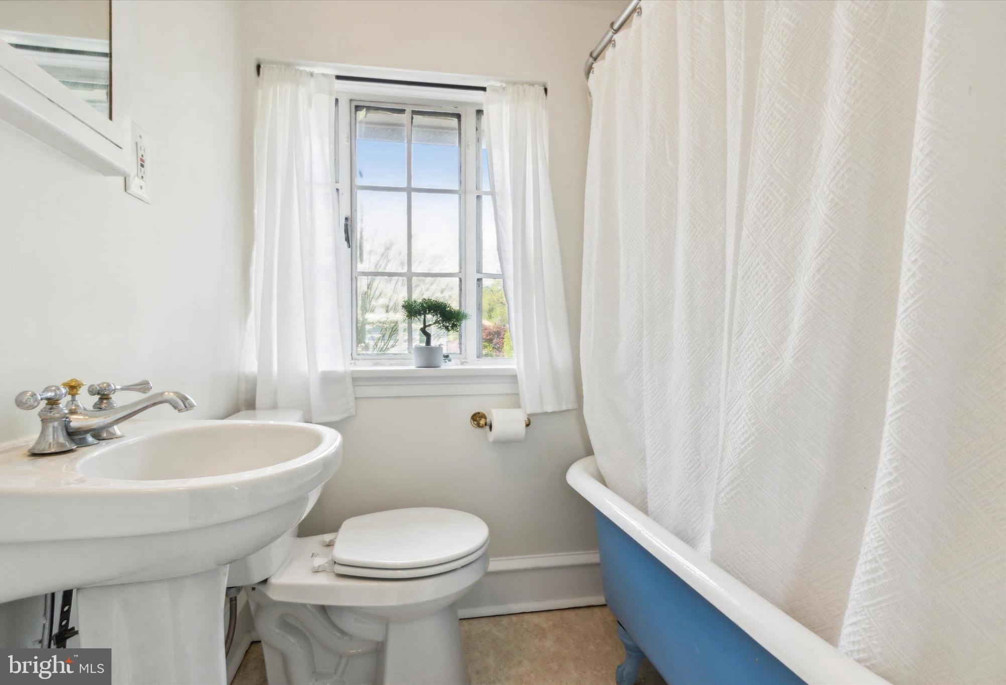 111 E Dartmouth Rd