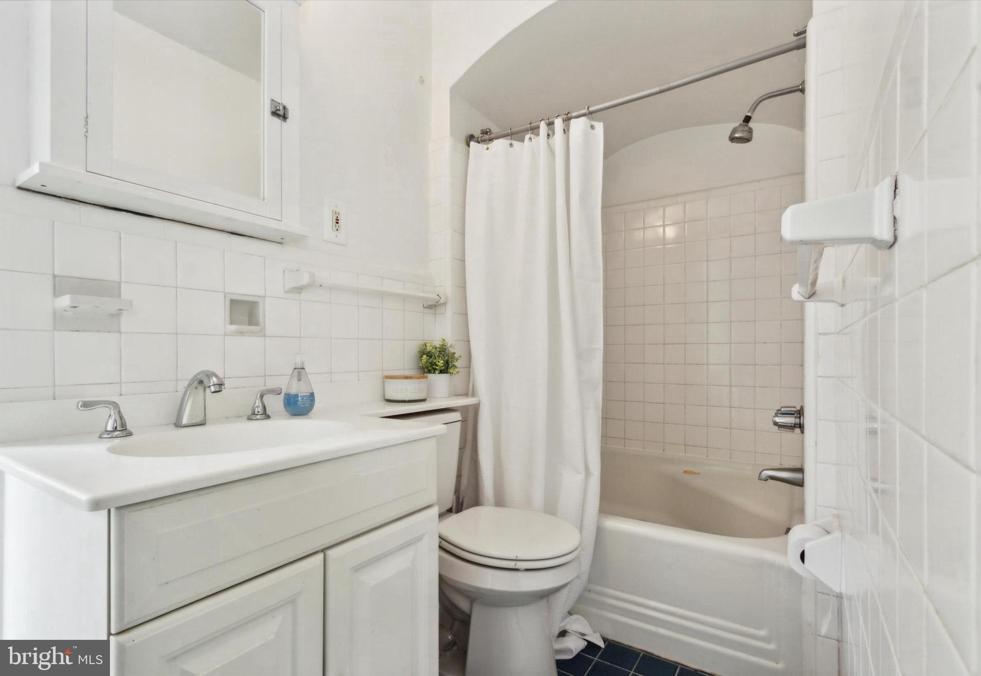111 E Dartmouth Rd