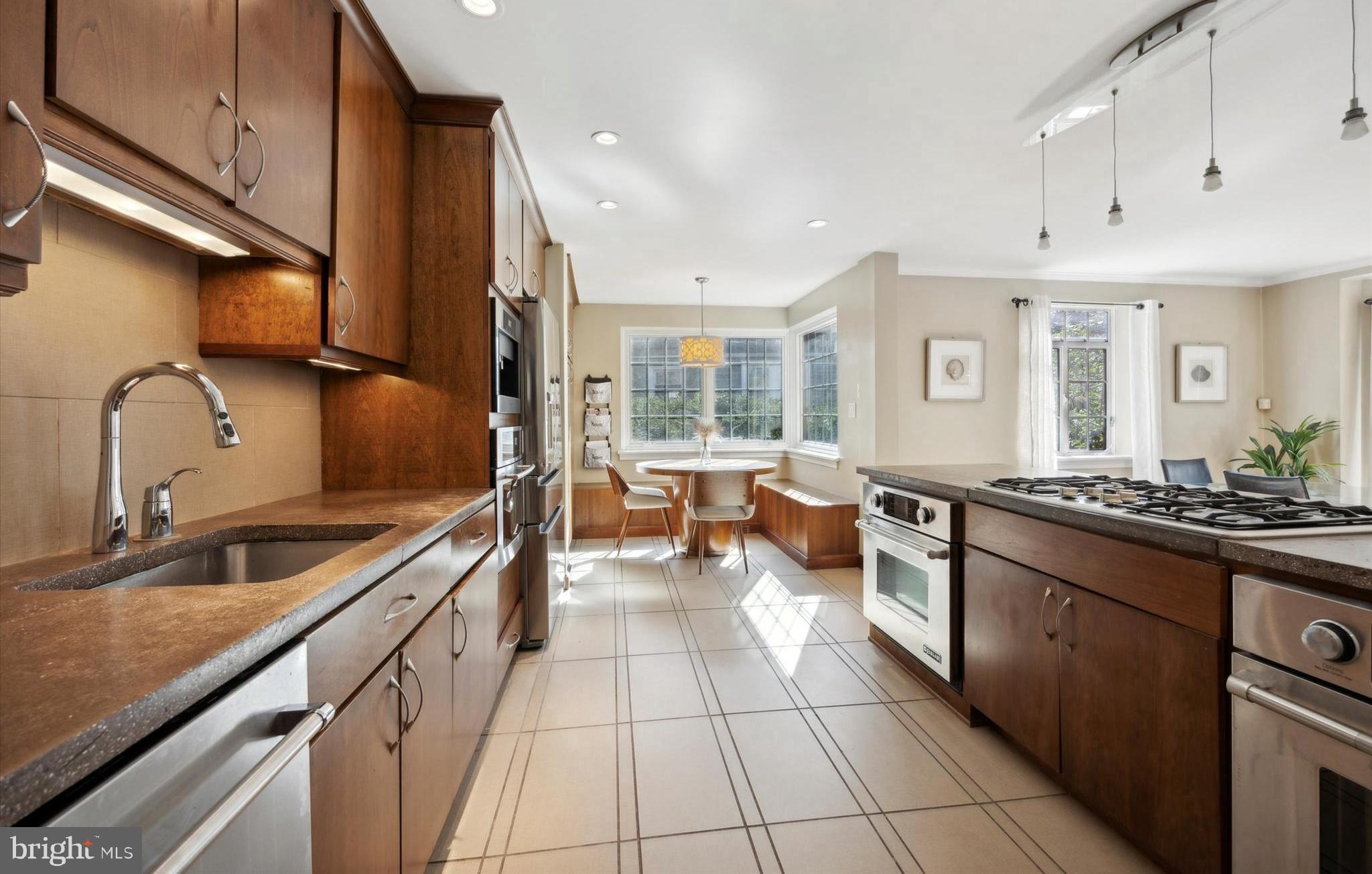 111 E Dartmouth Rd