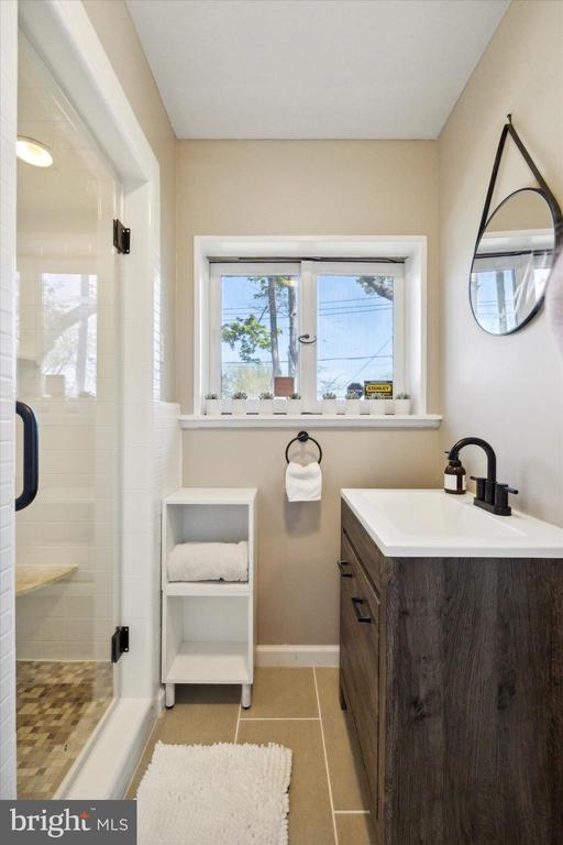 111 E Dartmouth Rd