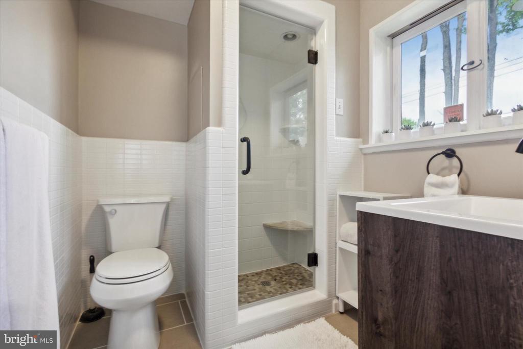 111 E Dartmouth Rd