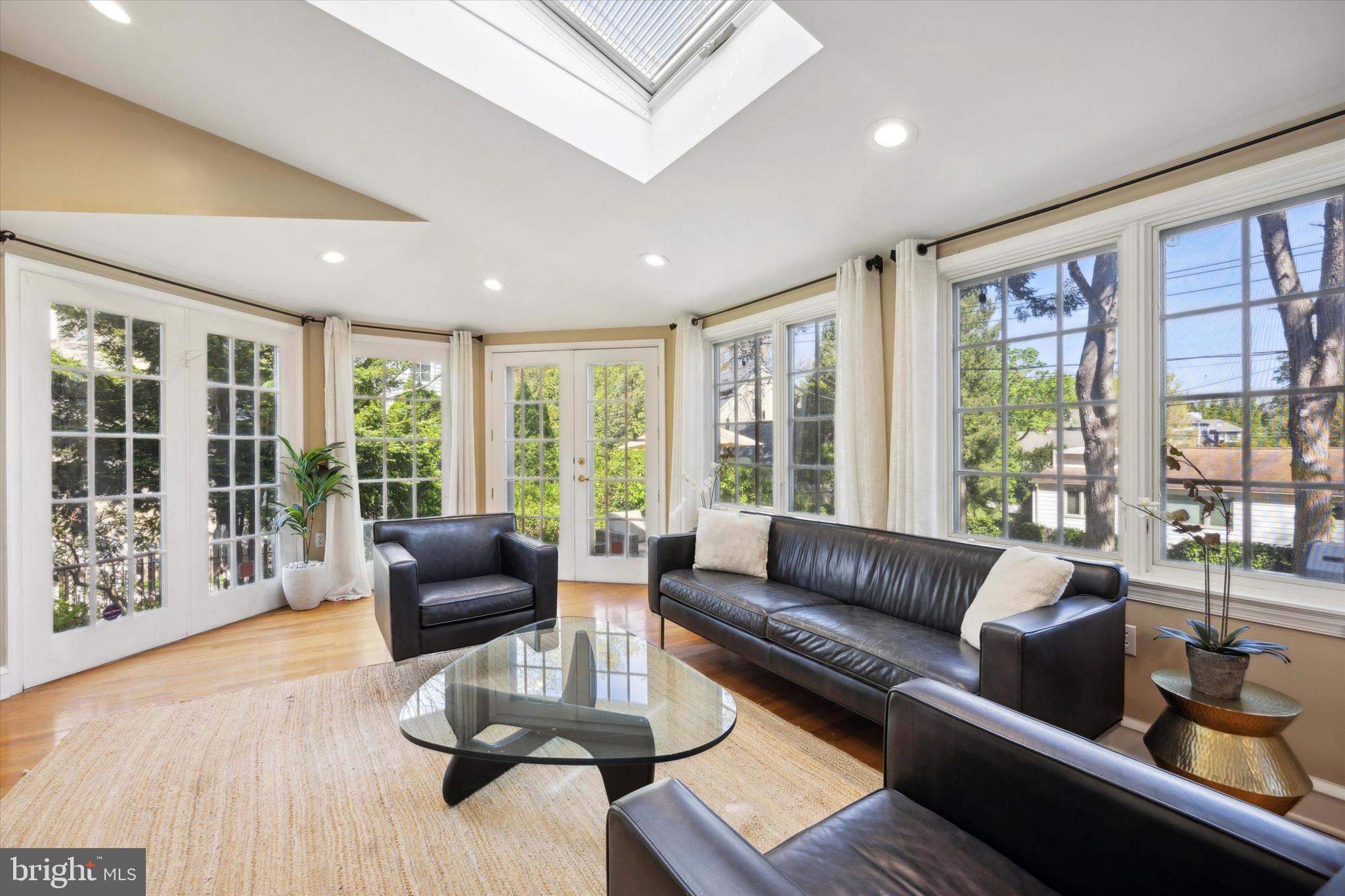 111 E Dartmouth Rd