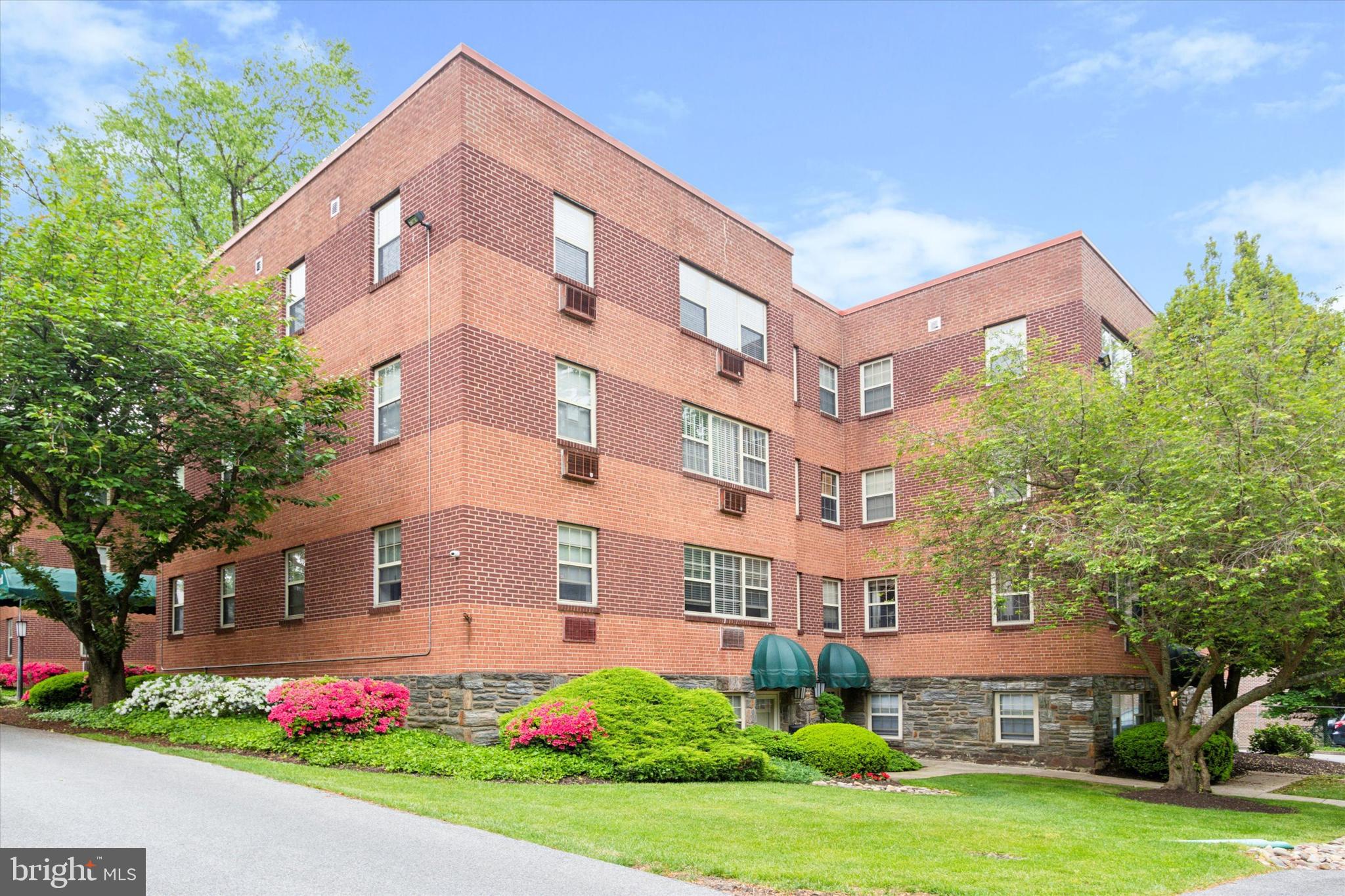 383 Lakeside Rd #308