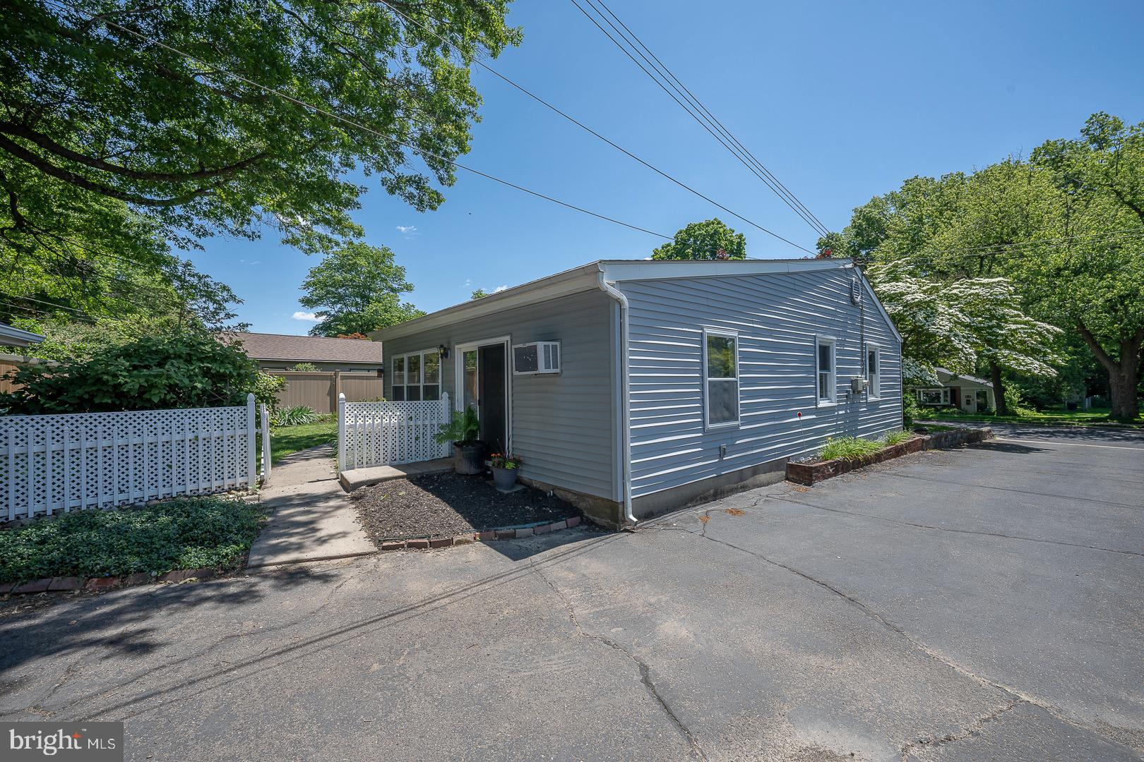 515 Quigley Ave