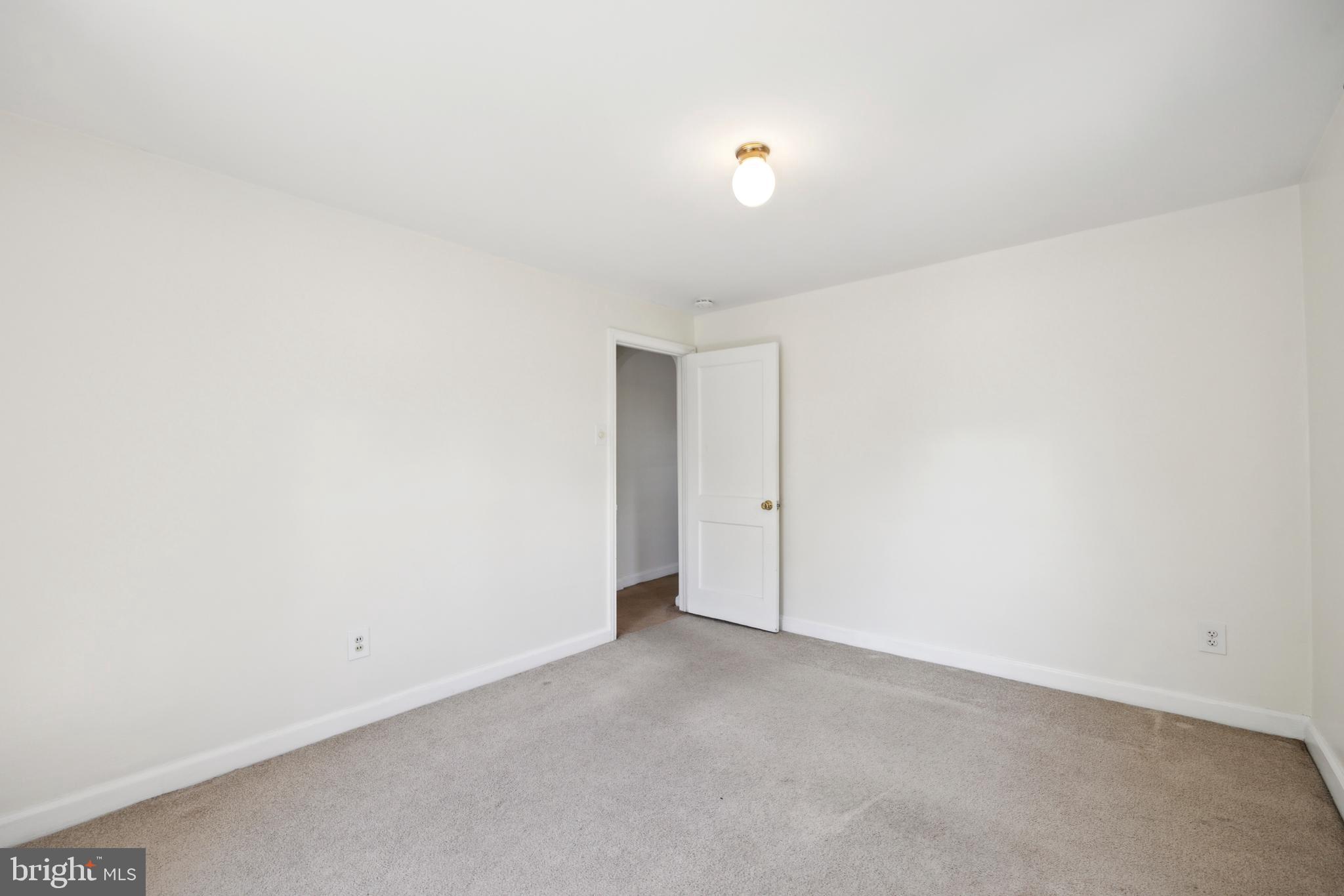 14 ROCK GLEN RD #2