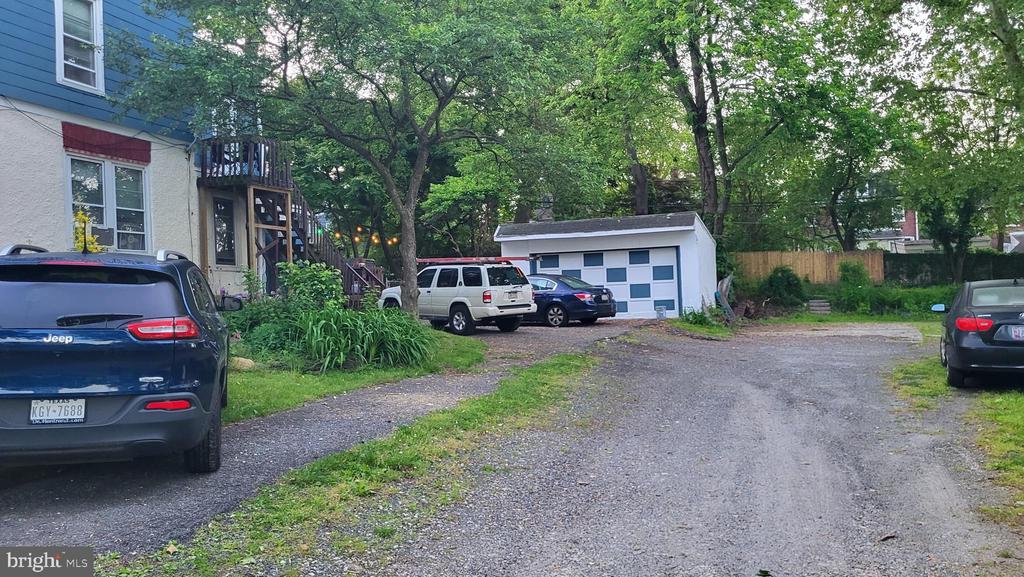 121 Walnut Ave