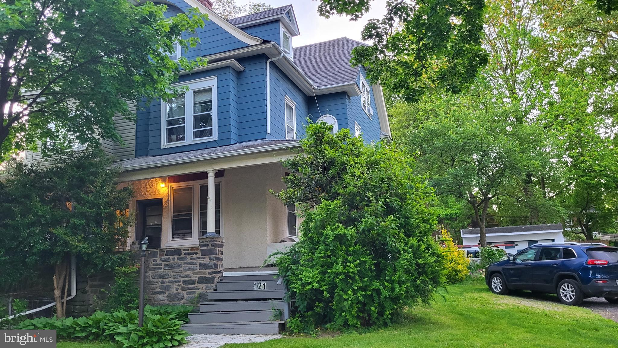 121 Walnut Ave