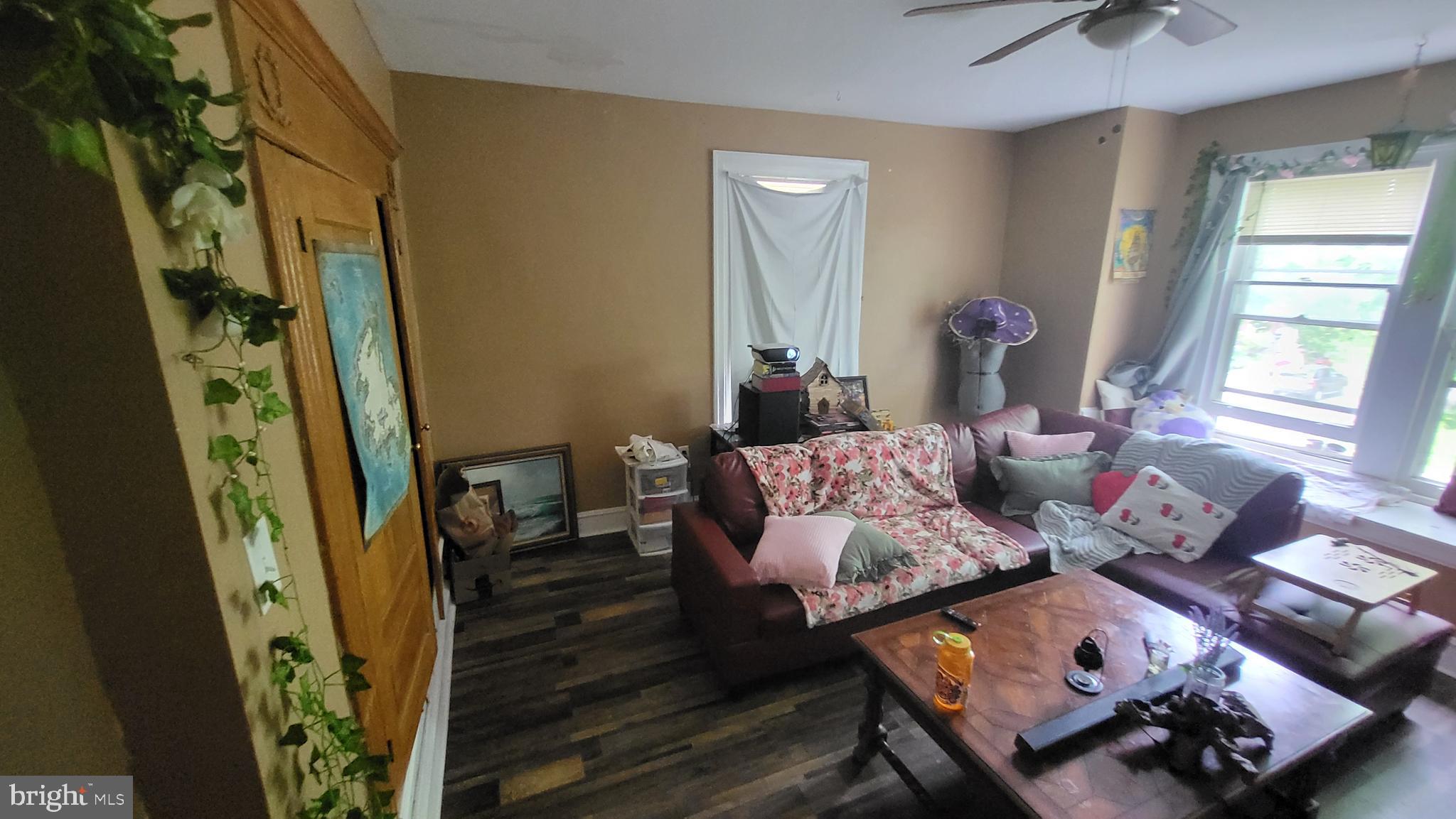 121 Walnut Ave