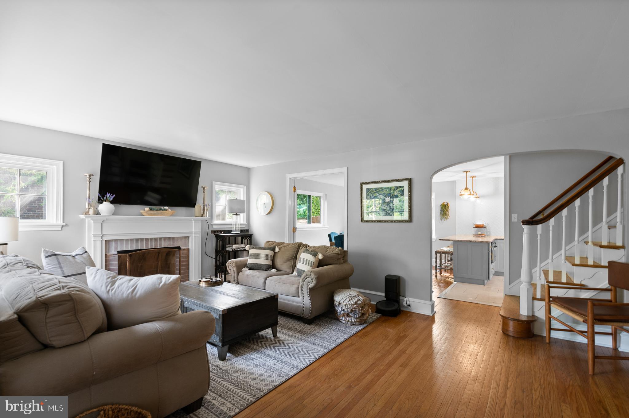 443 N STERLING RD