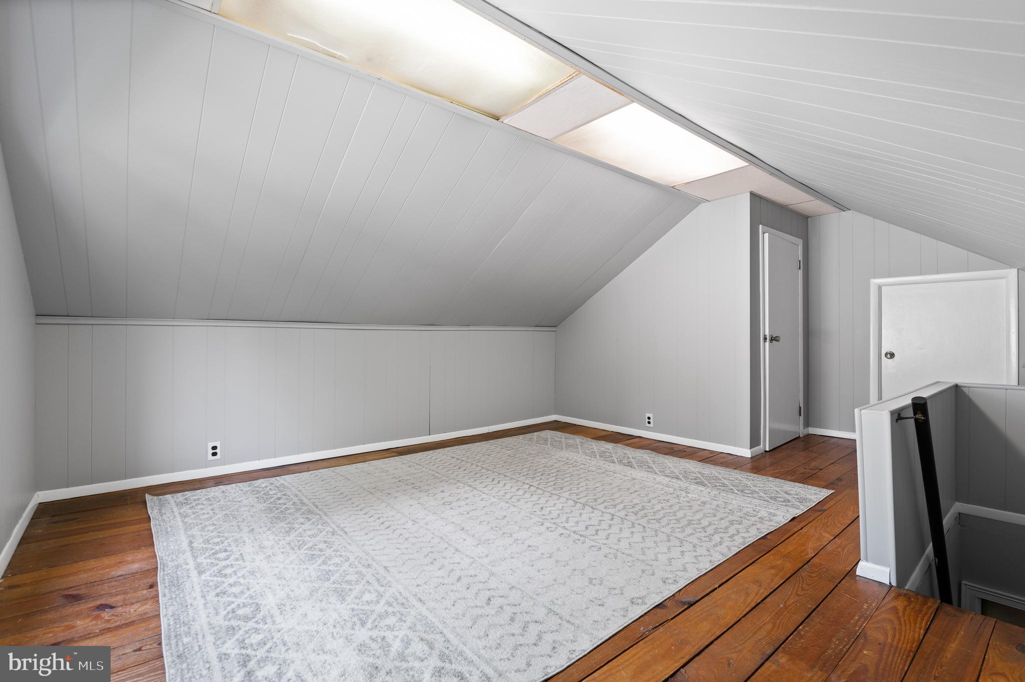 443 N STERLING RD