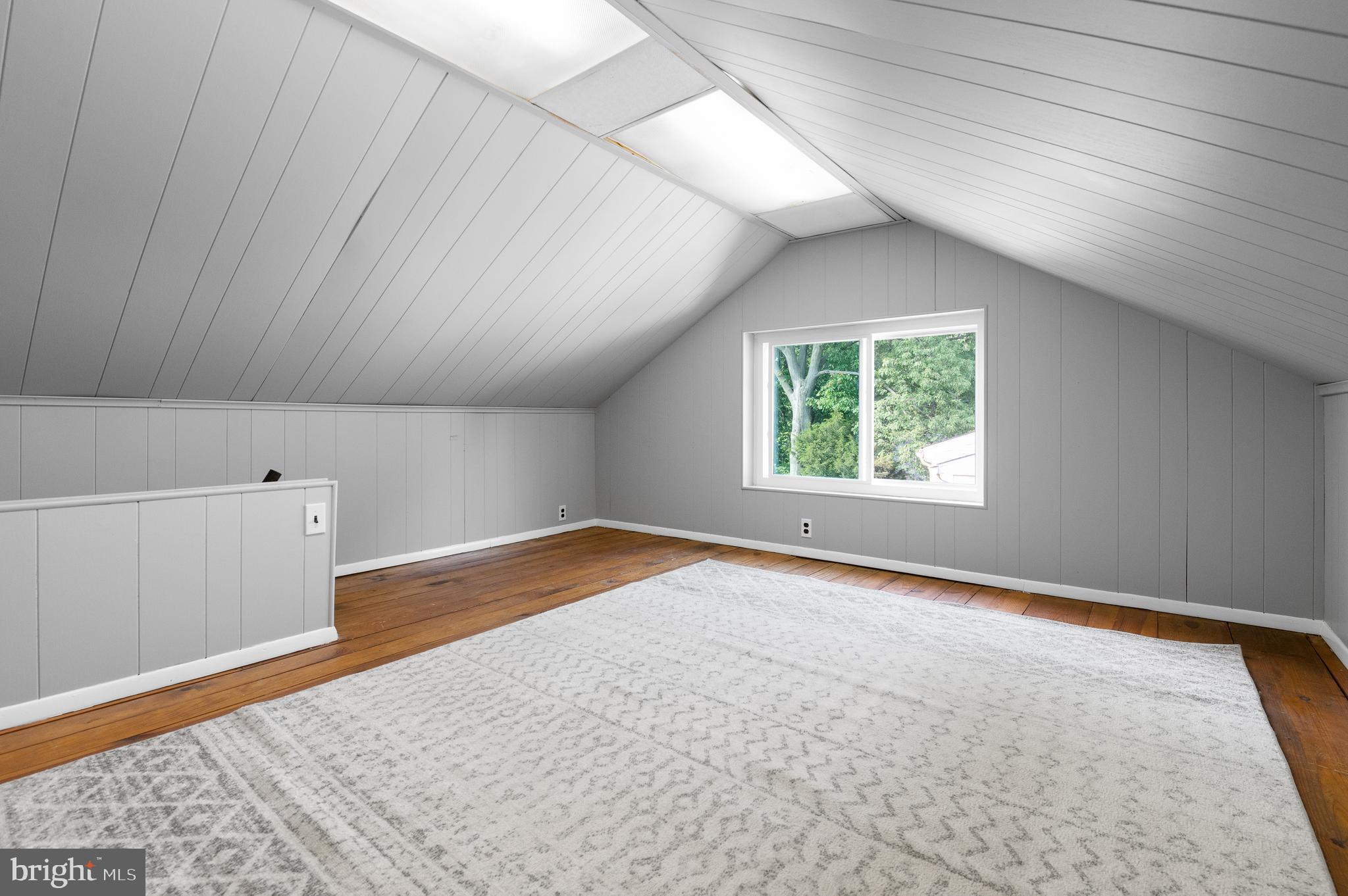 443 N STERLING RD