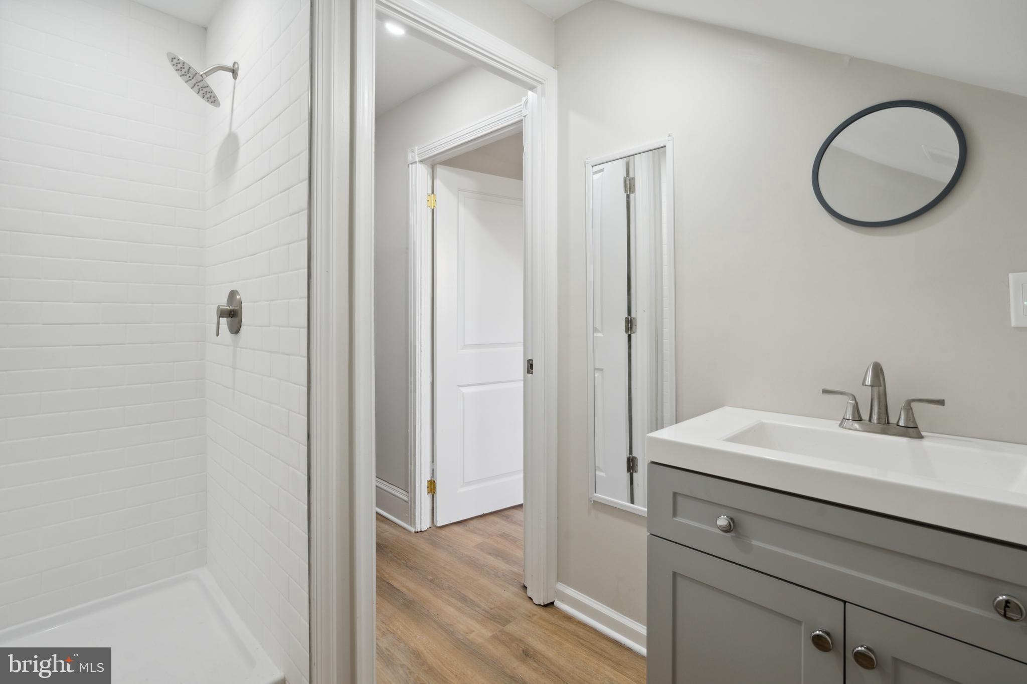 611 Old Elm St 1