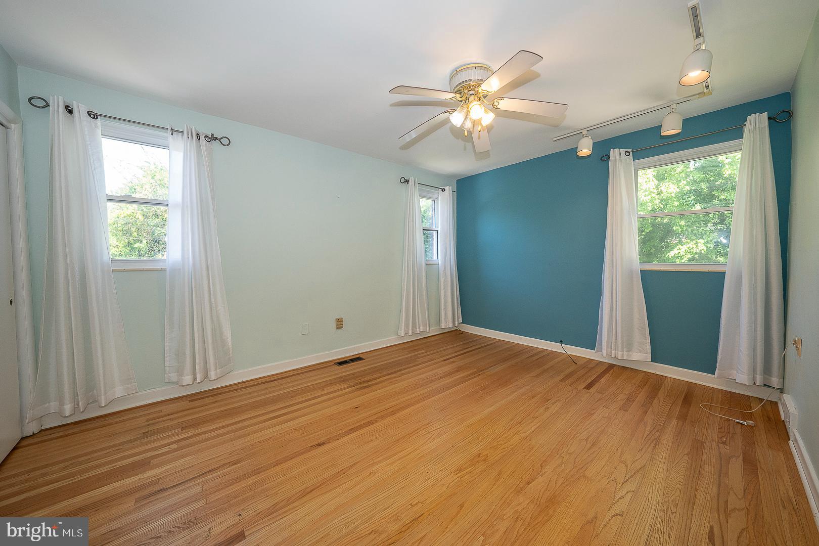 105 Mary Watersford Rd
