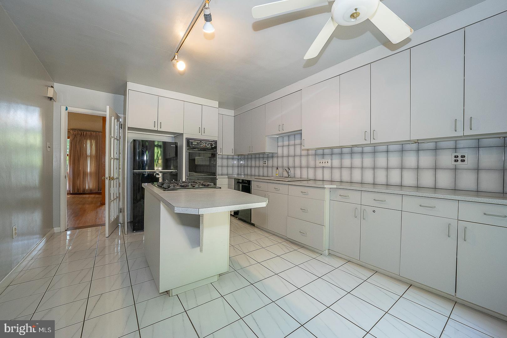 105 Mary Watersford Rd
