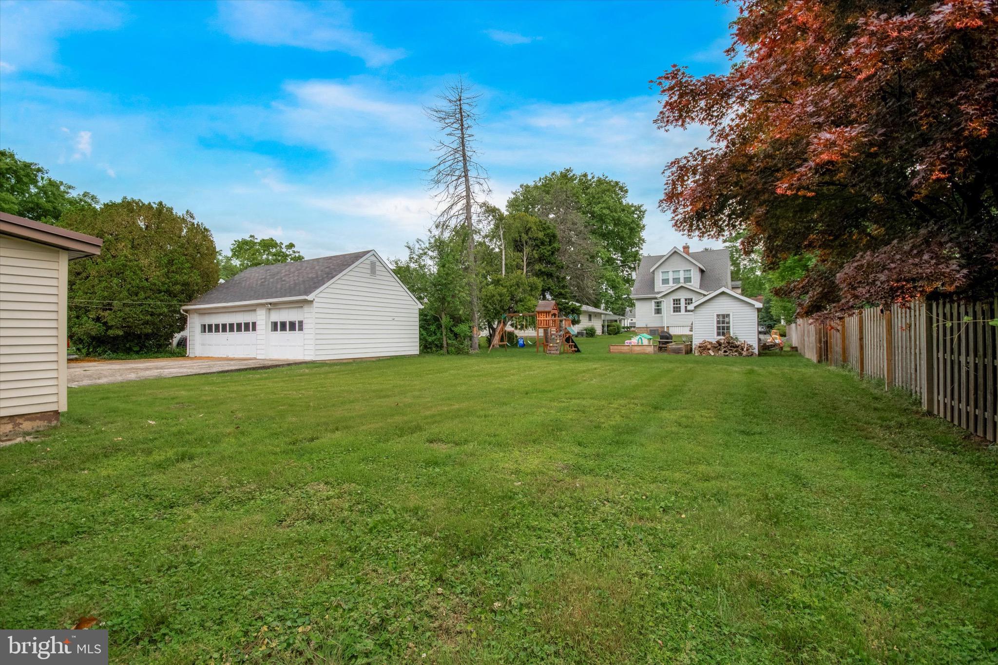 76 Williams Ln