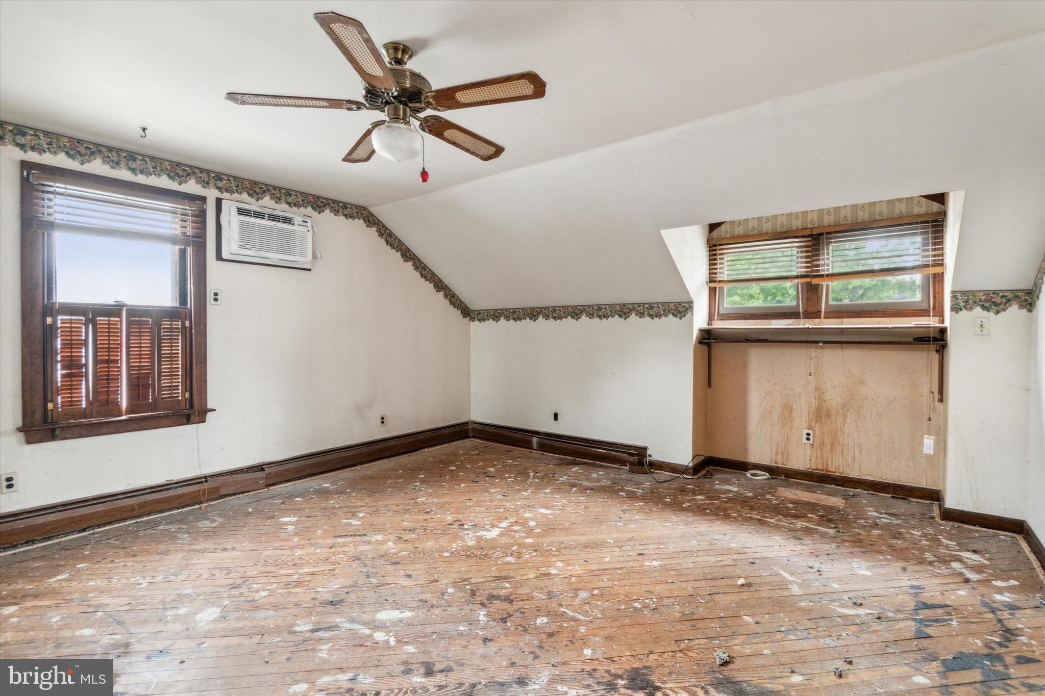 76 Williams Ln