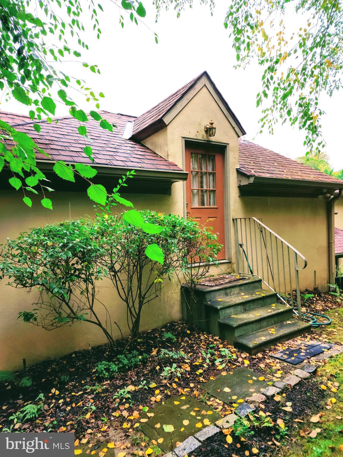404 MILL CREEK RD ##1 (GARAGE APT)