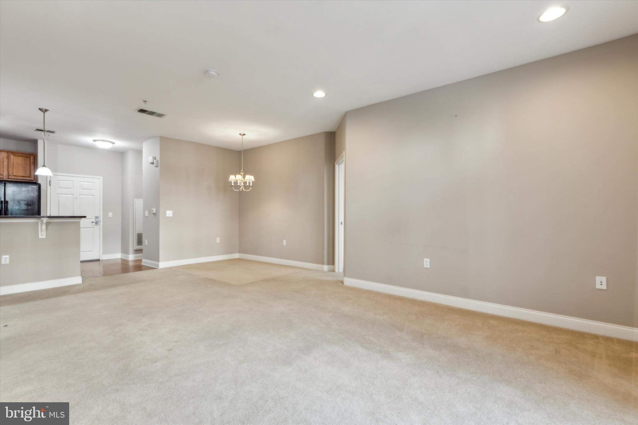 300 W Elm St #2125