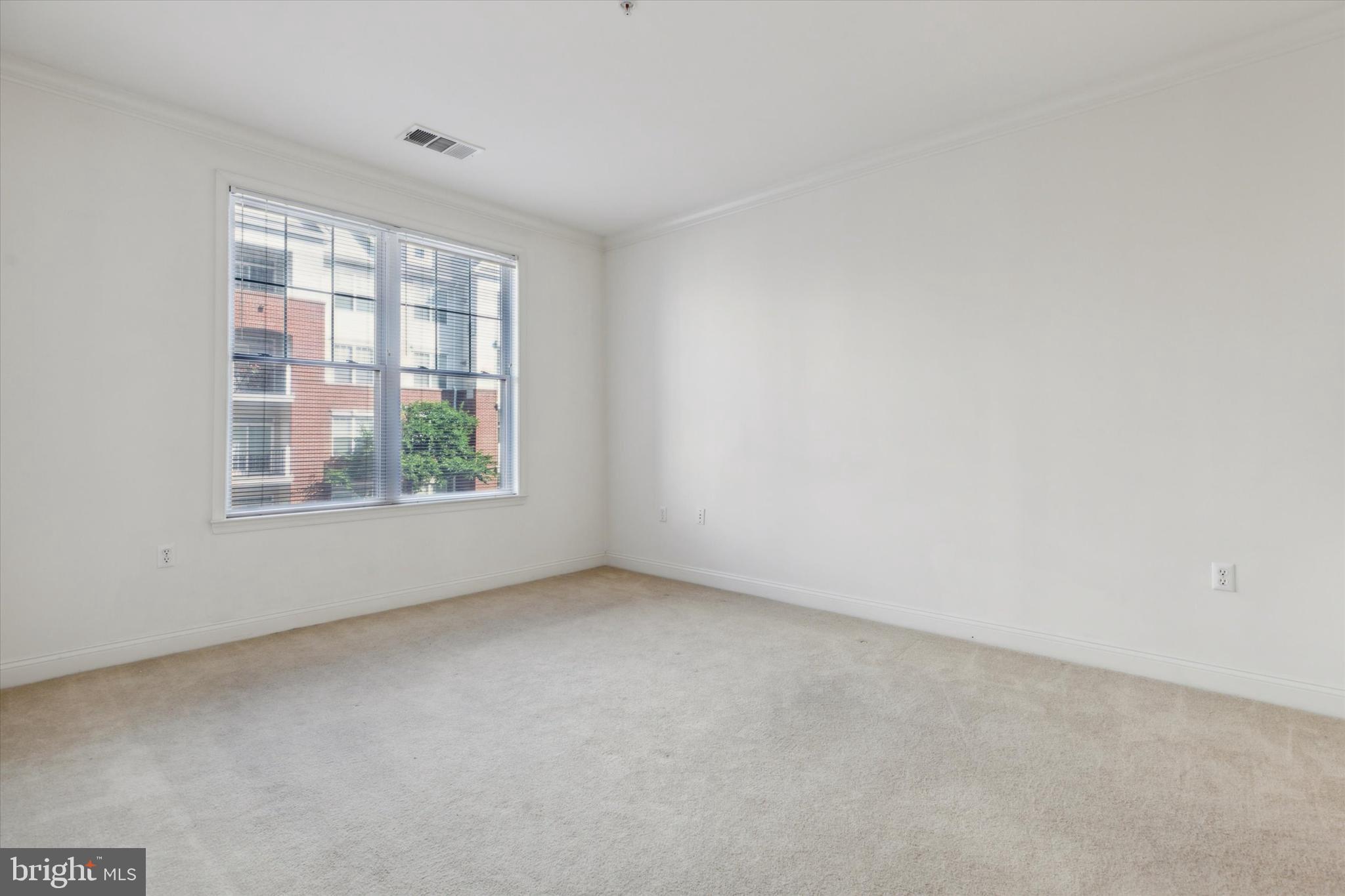 300 W Elm St #2125