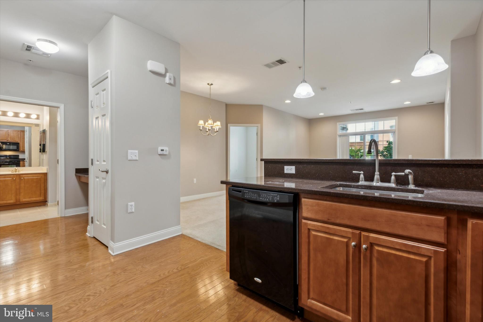 300 W Elm St #2125