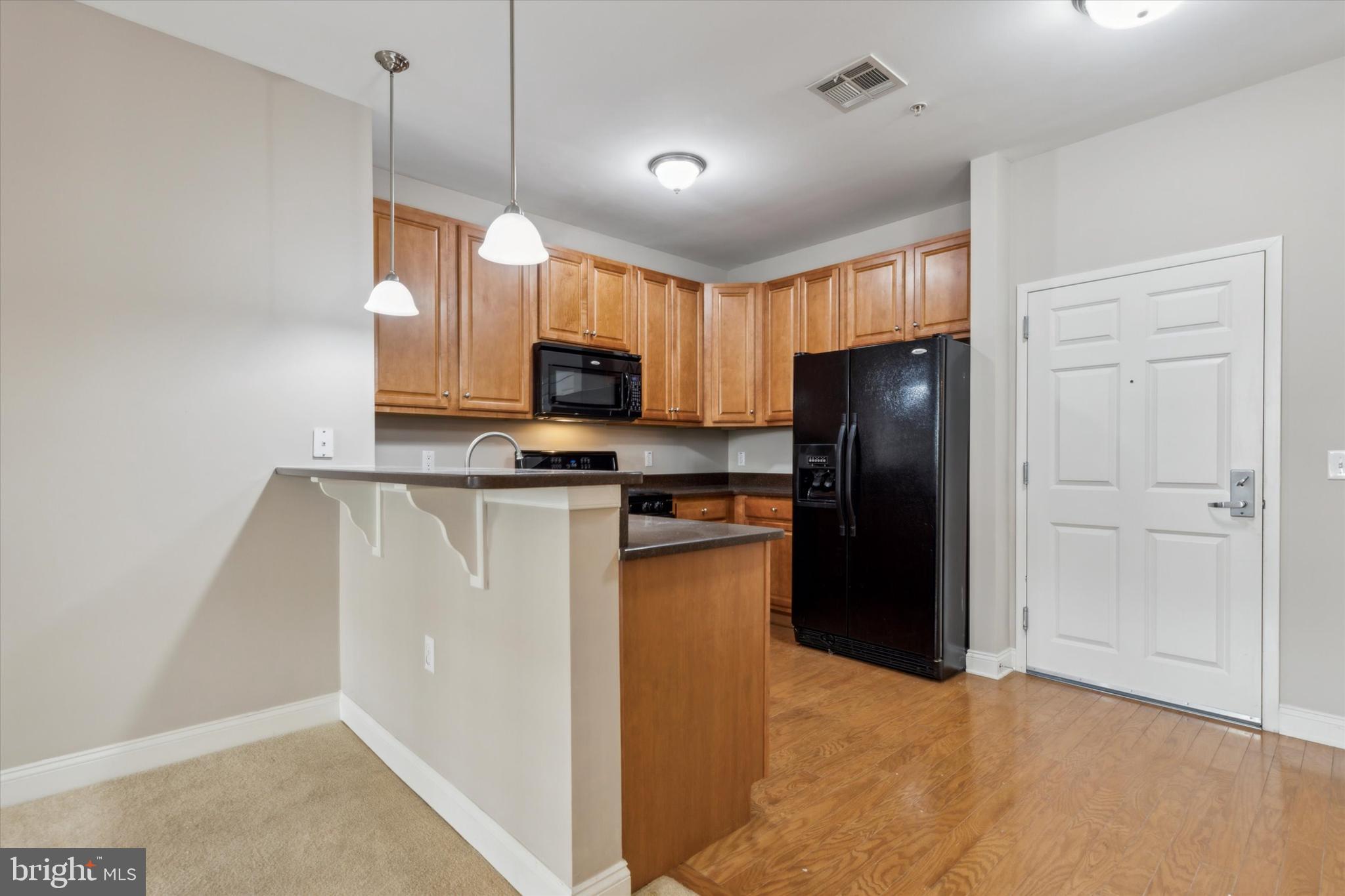 300 W Elm St #2125