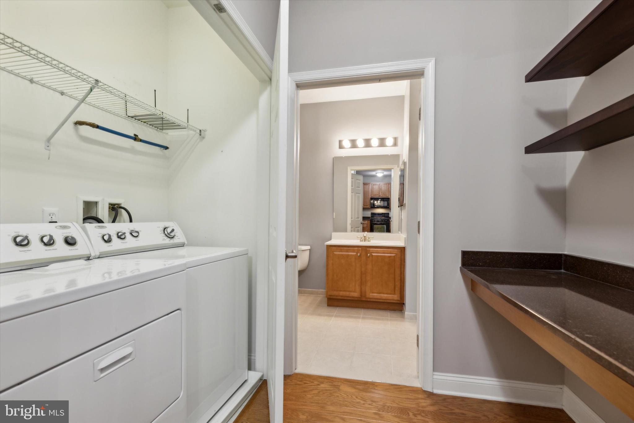 300 W Elm St #2125