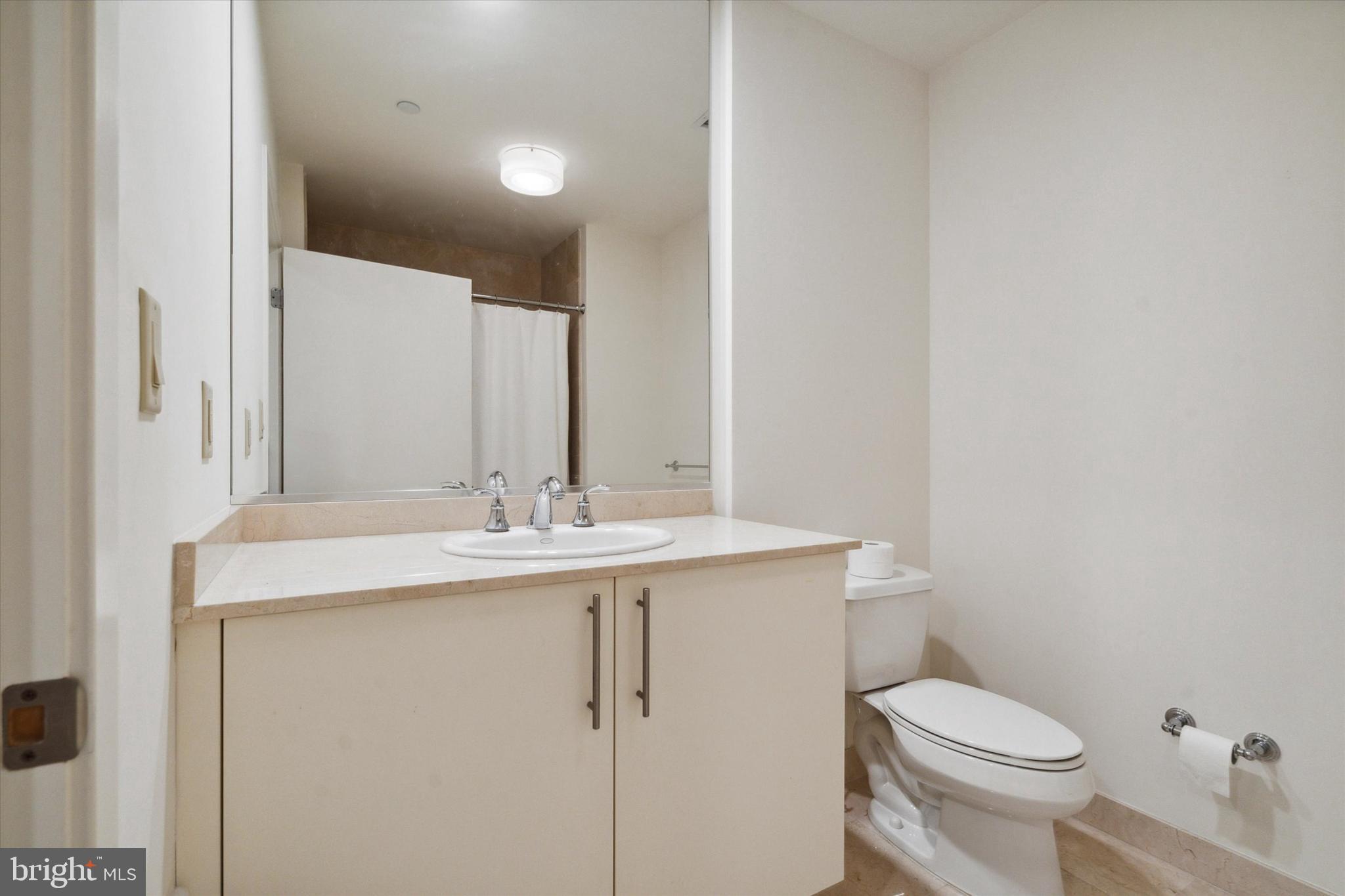 190 Presidential Blvd #711